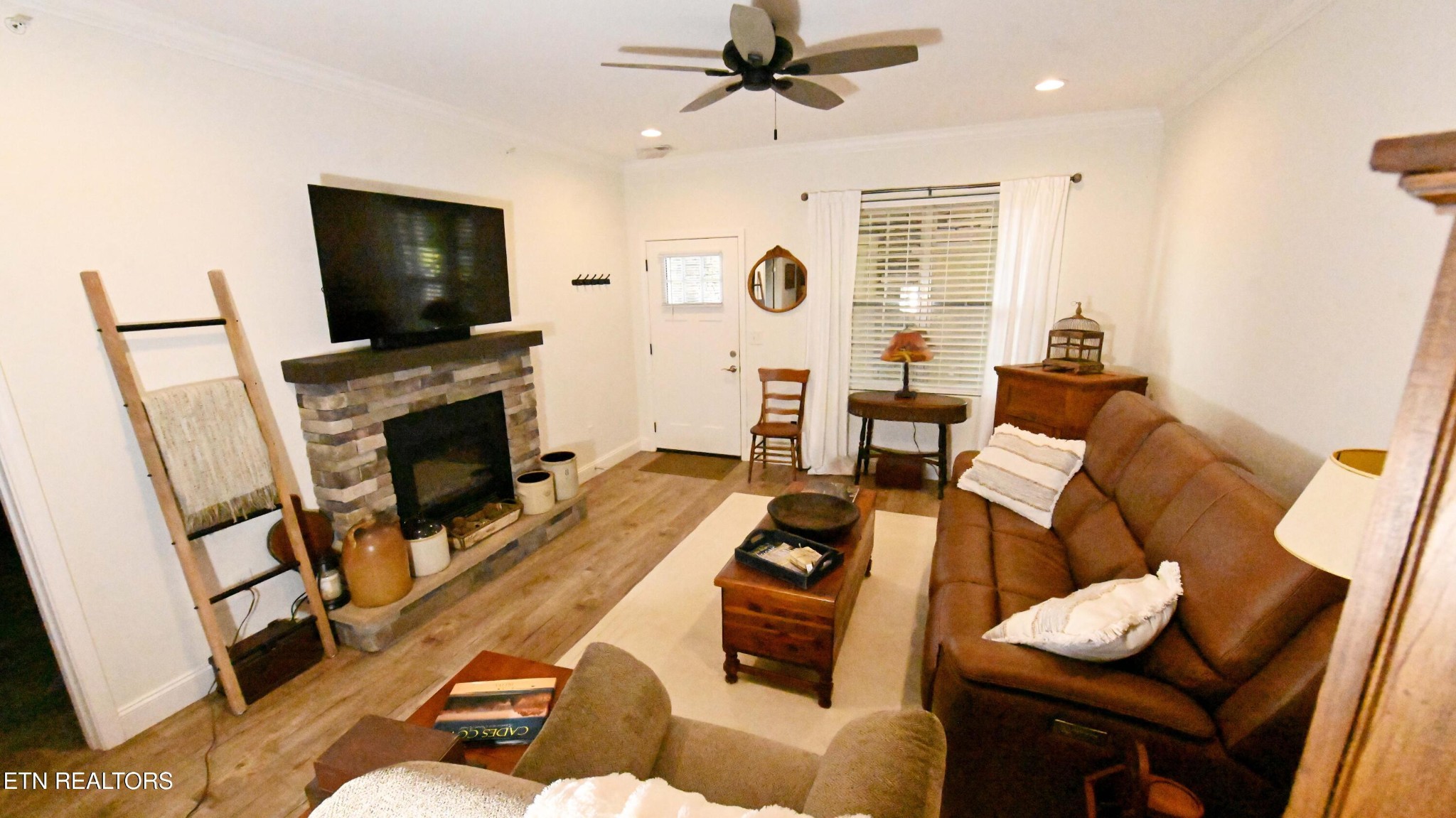 223 Bishops Cap Property Photo 4