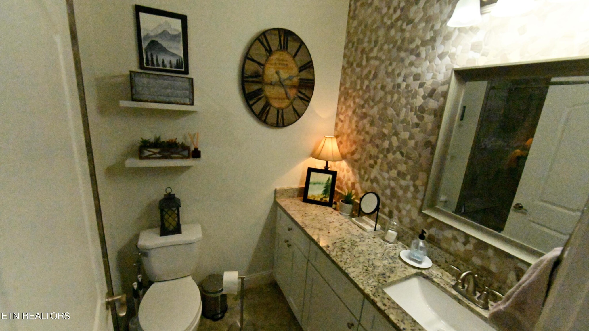 223 Bishops Cap Property Photo 11
