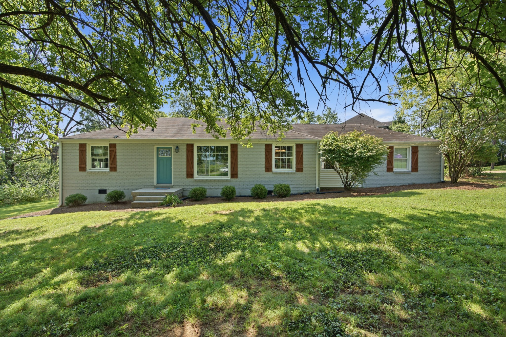 1304 S Graycroft Ave Property Photo 1