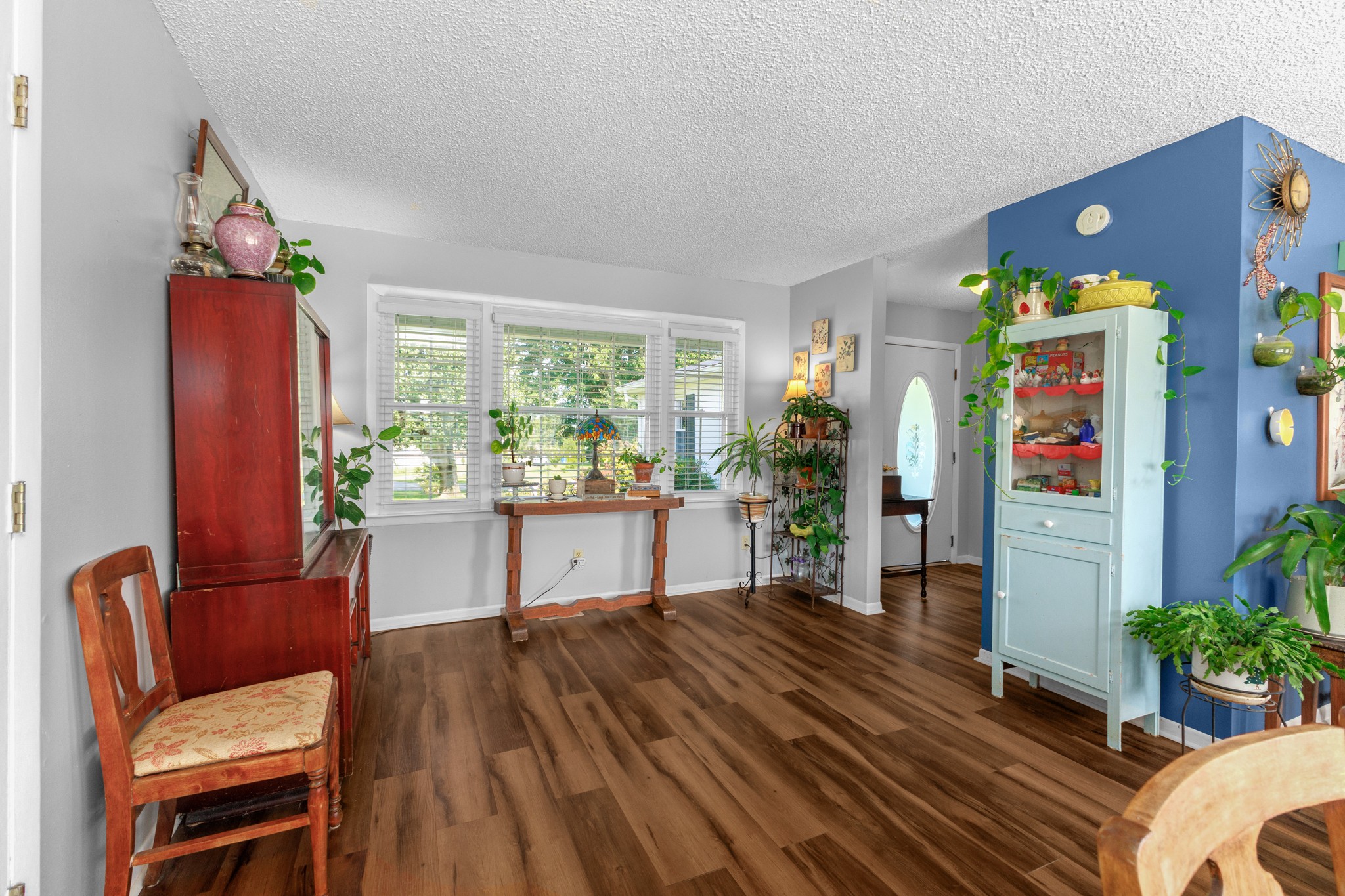 825 Apache Trl Property Photo 4