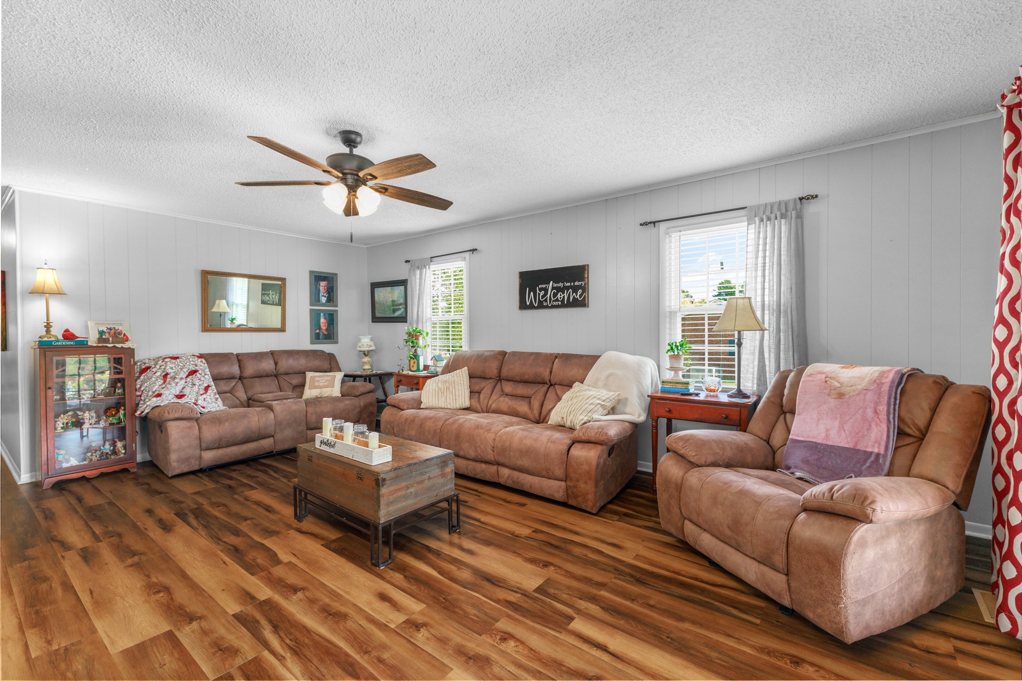 825 Apache Trl Property Photo 9