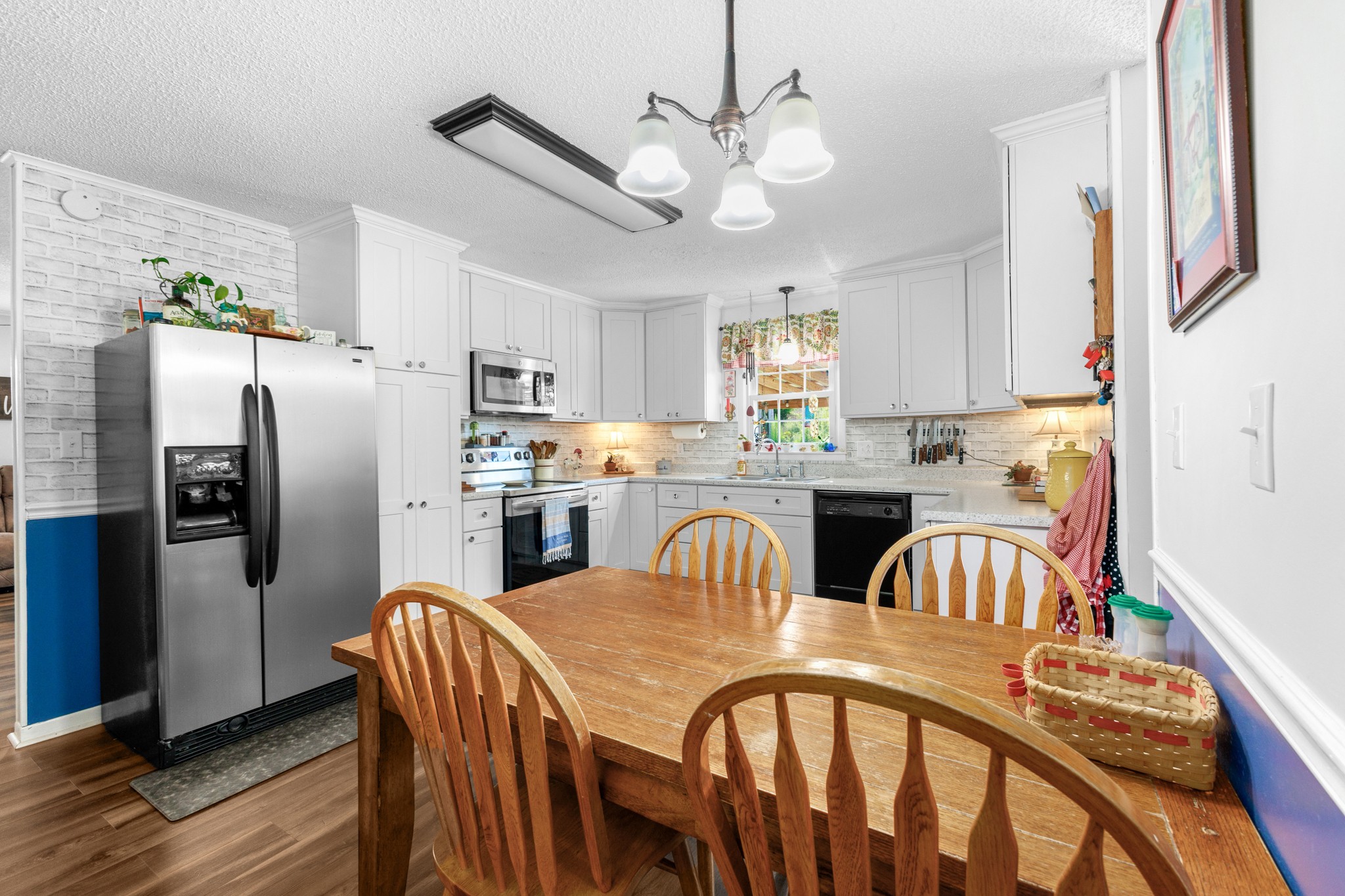 825 Apache Trl Property Photo 14