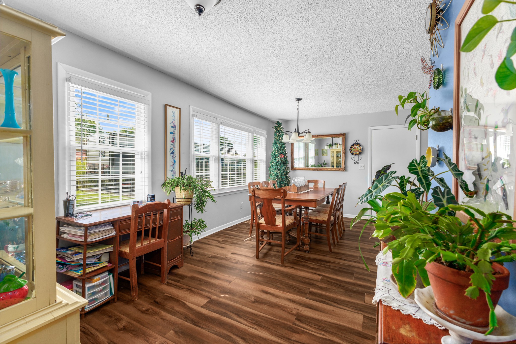 825 Apache Trl Property Photo 21