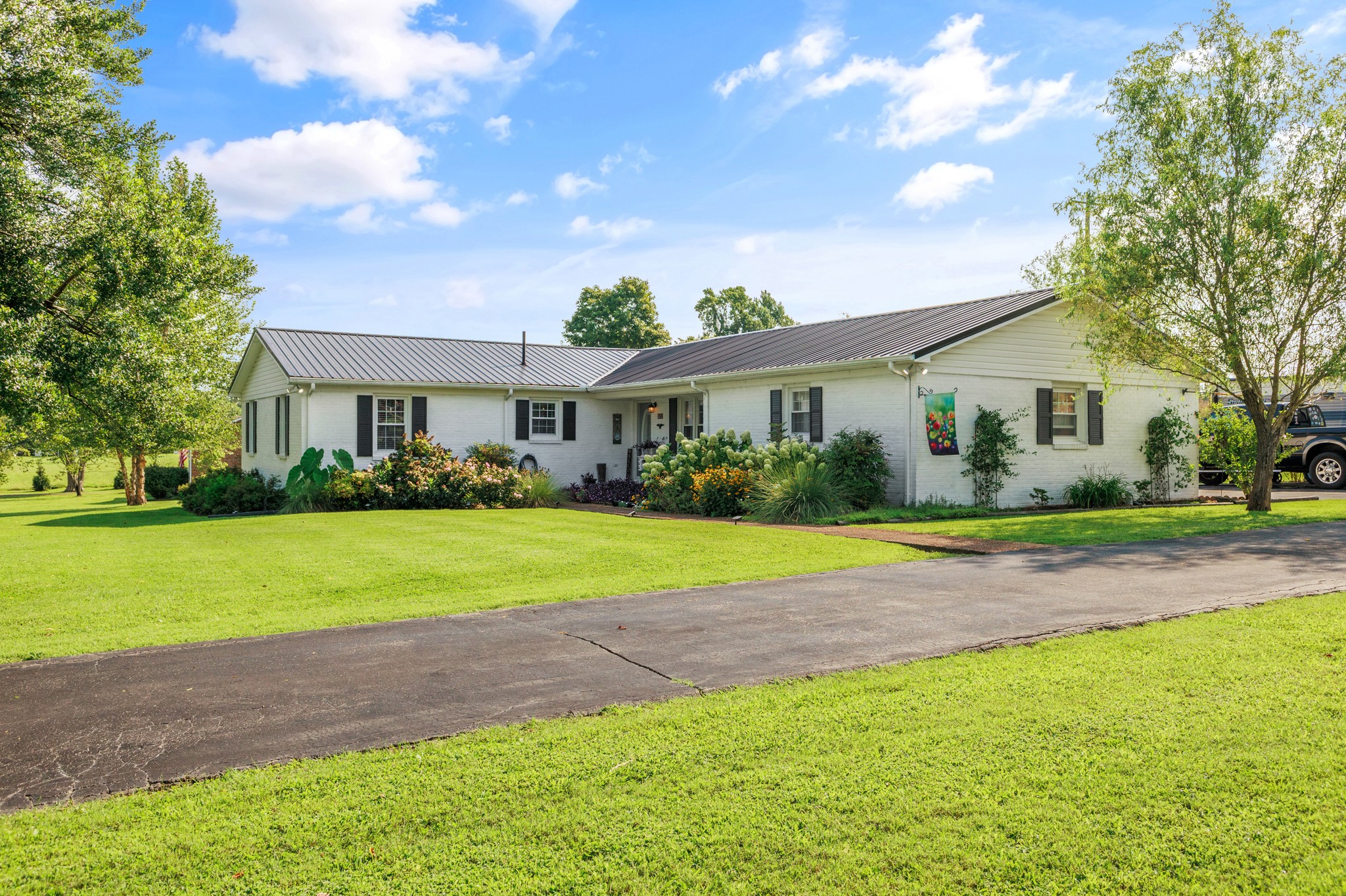 825 Apache Trl Property Photo 26