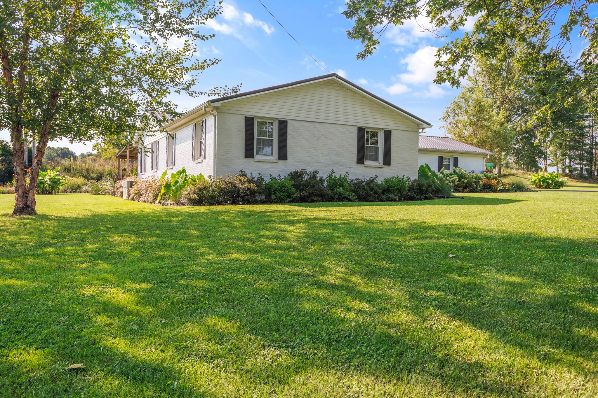 825 Apache Trl Property Photo 27