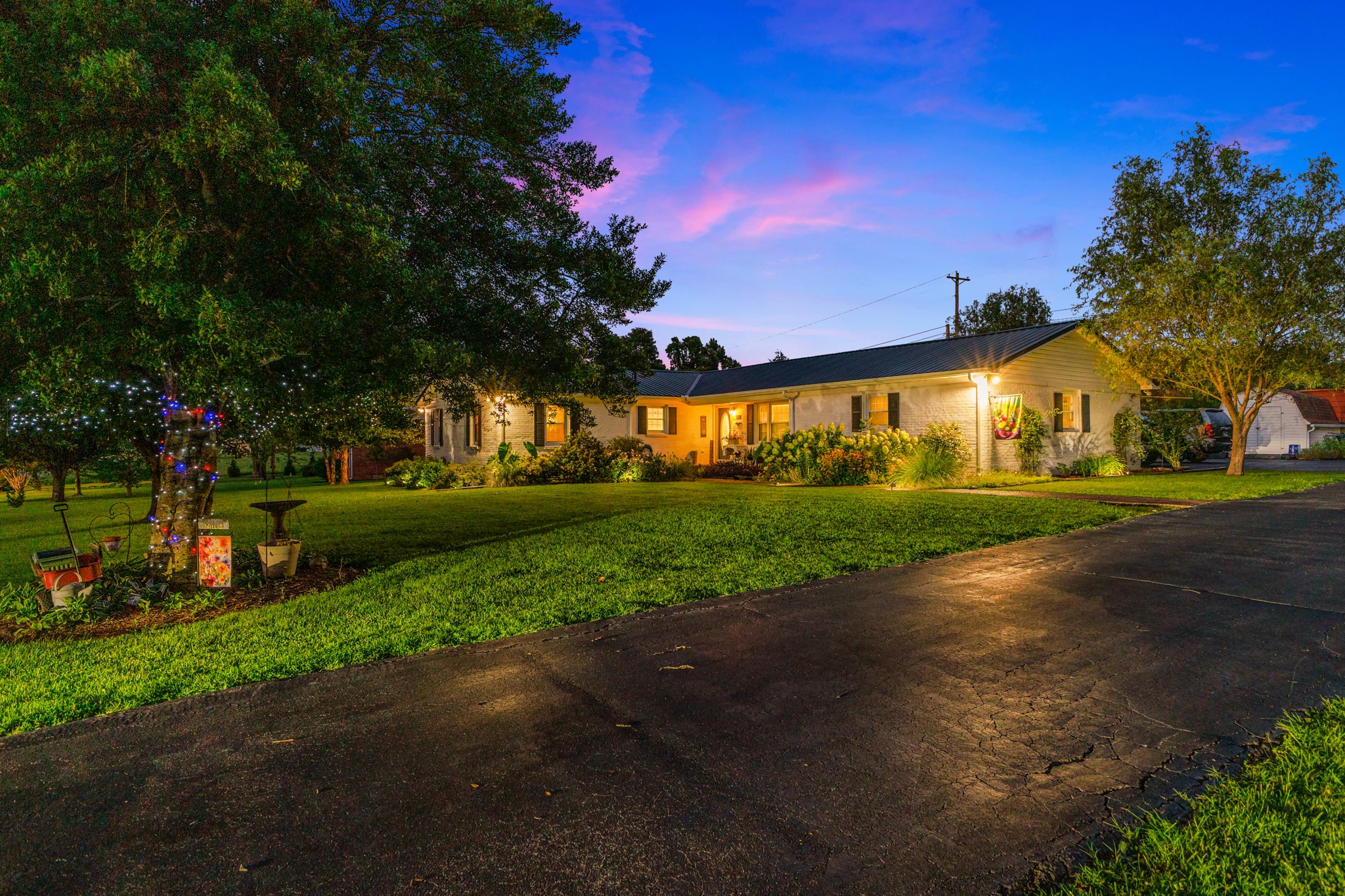 825 Apache Trl Property Photo 29