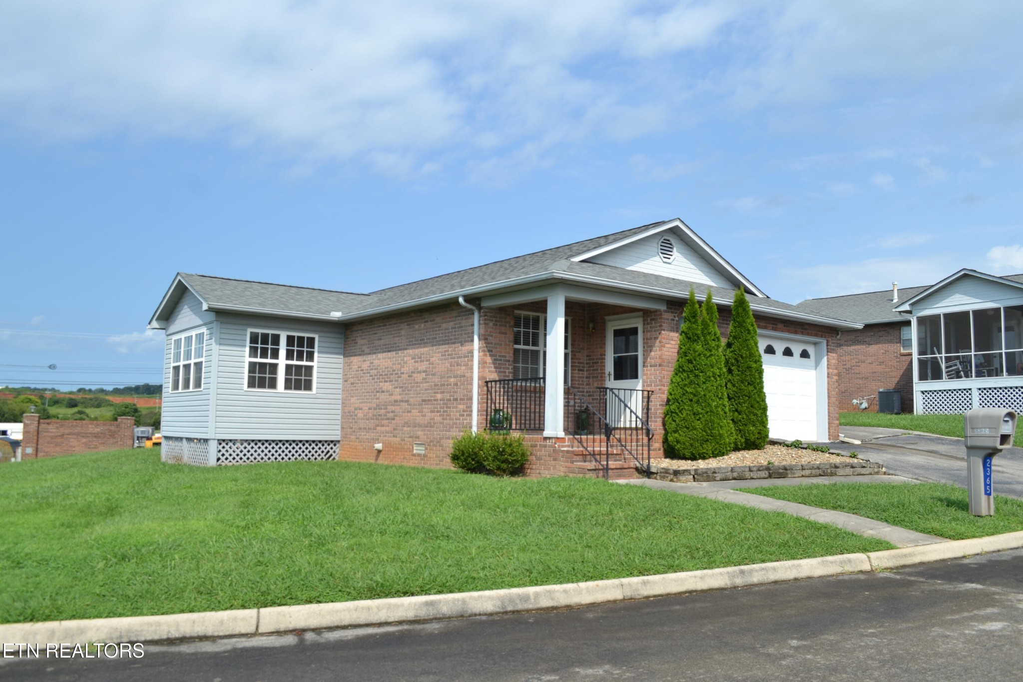 2365 Governors Court Property Photo 4