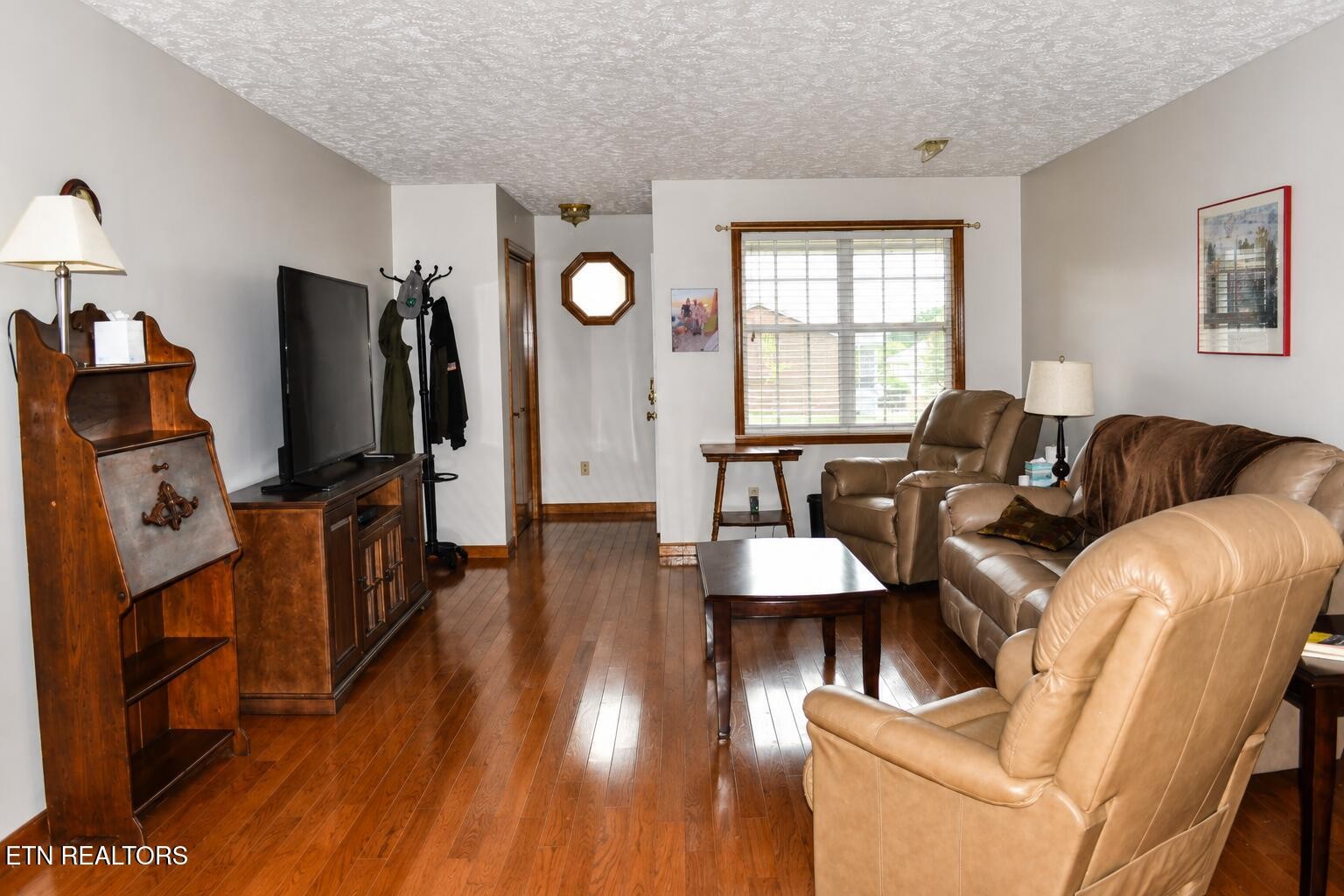 2365 Governors Court Property Photo 7