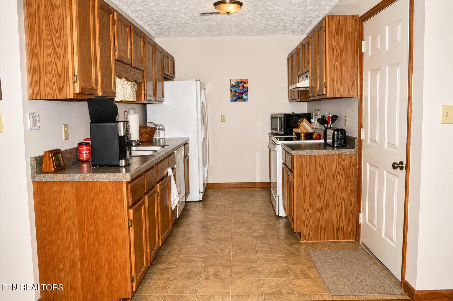 2365 Governors Court Property Photo 13