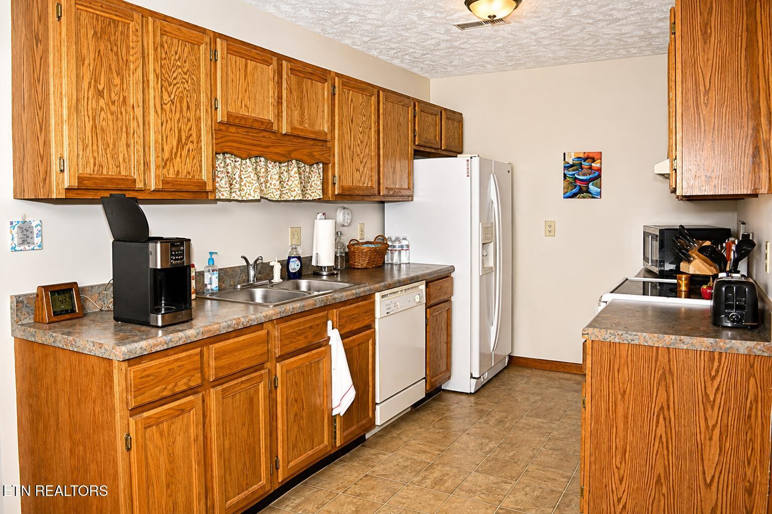 2365 Governors Court Property Photo 14