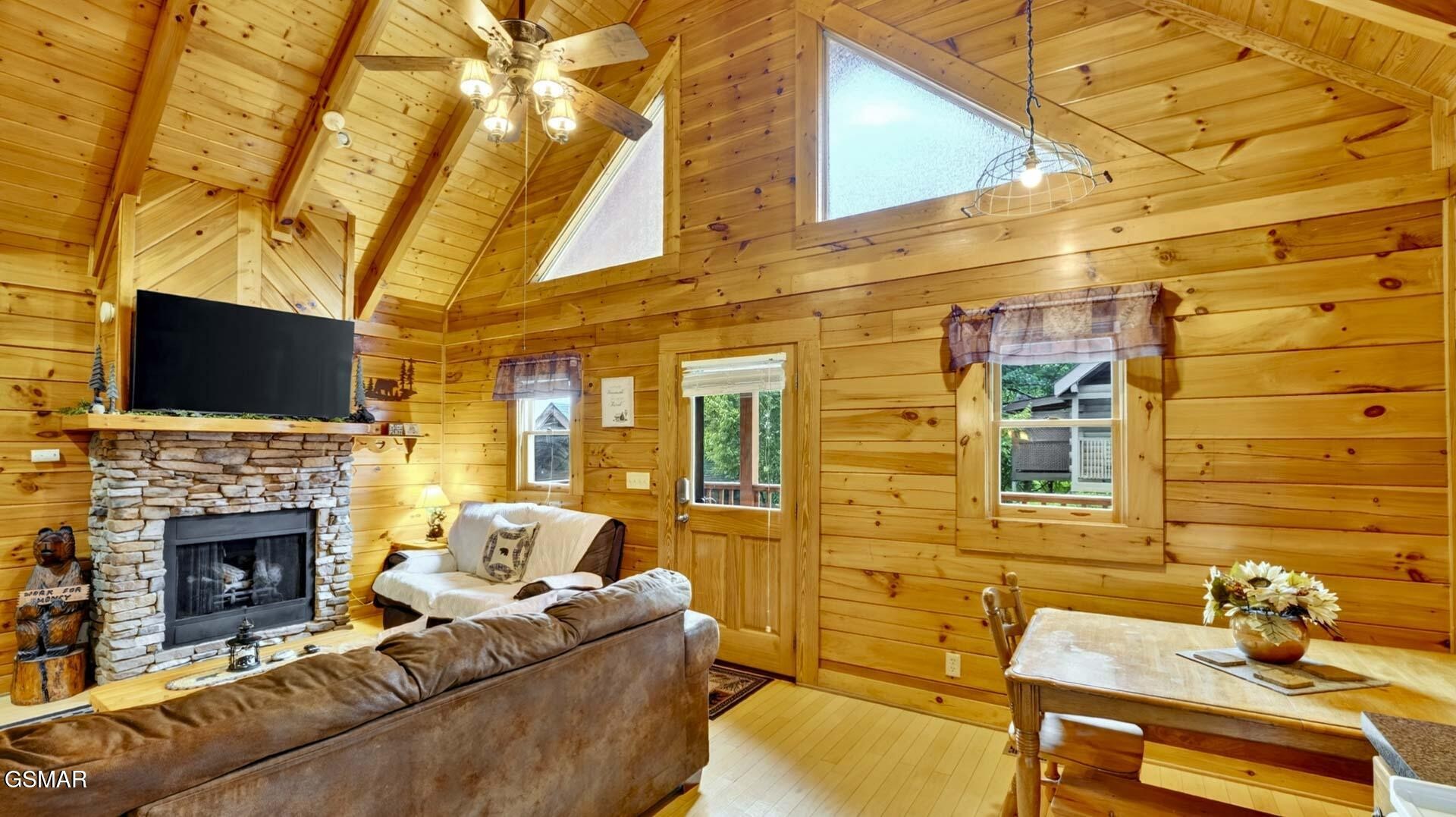208 Moose Ridge Way Property Photo 4