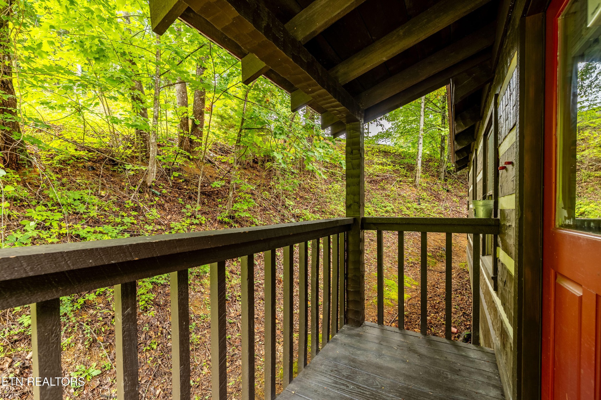 2320 Foxwell Way Property Photo 4