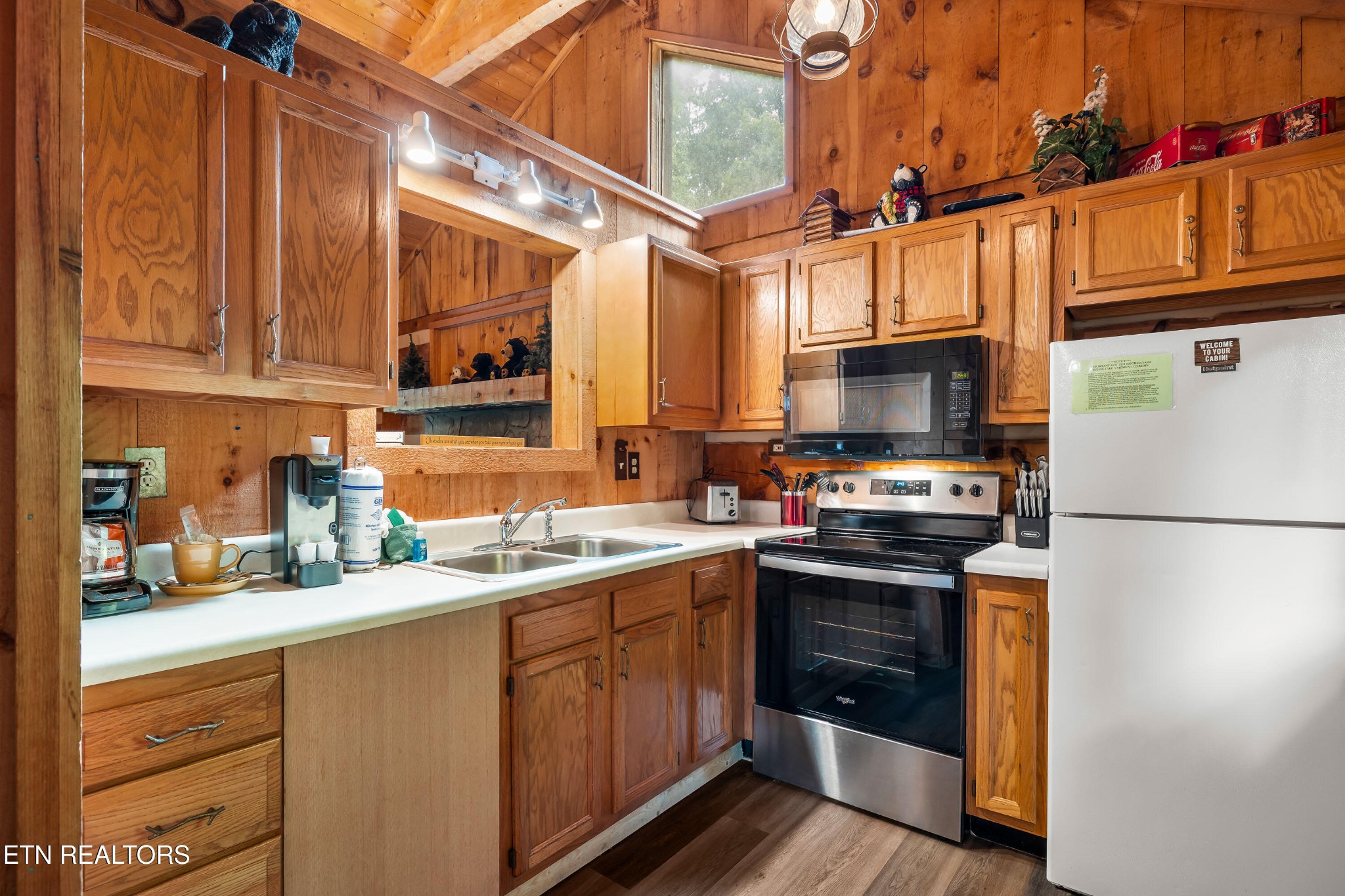 2320 Foxwell Way Property Photo 15