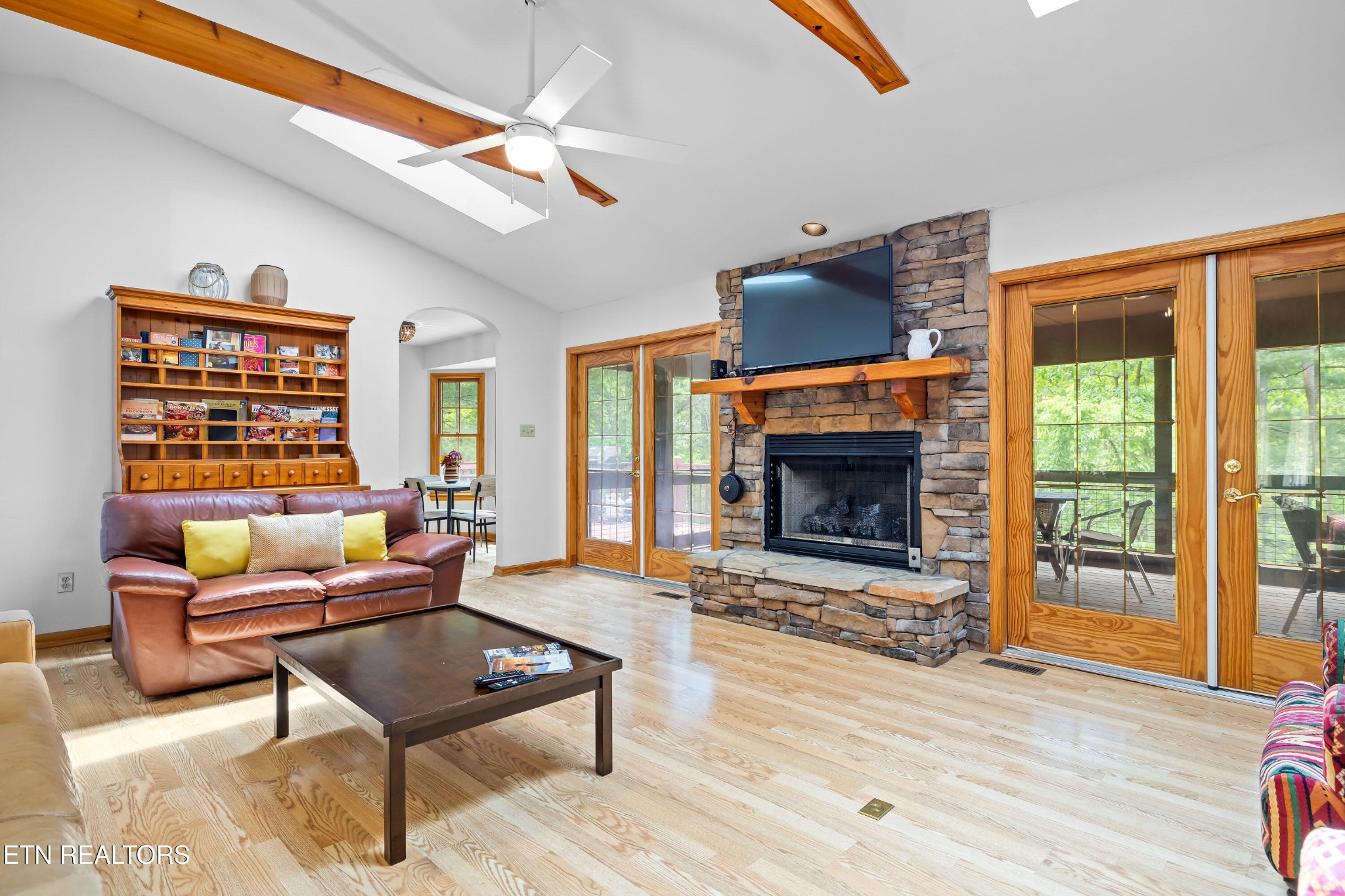229 Cobblestone Way Property Photo 8