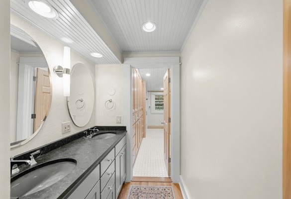 105 Wilson St Property Photo 9