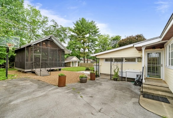 105 Wilson St Property Photo 18