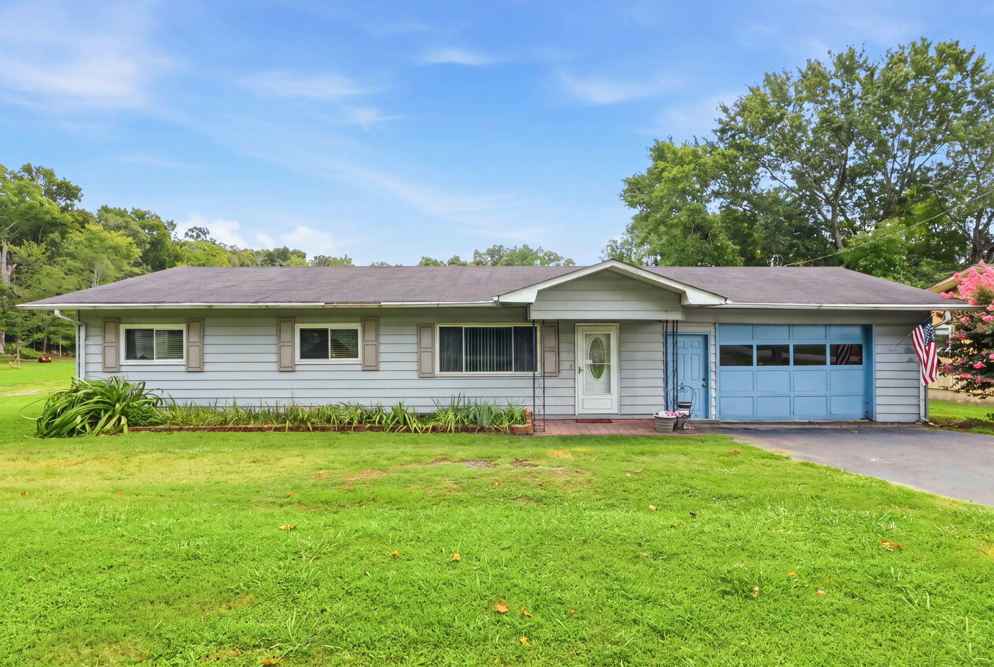 275 Durkee Road, Se Property Photo 1