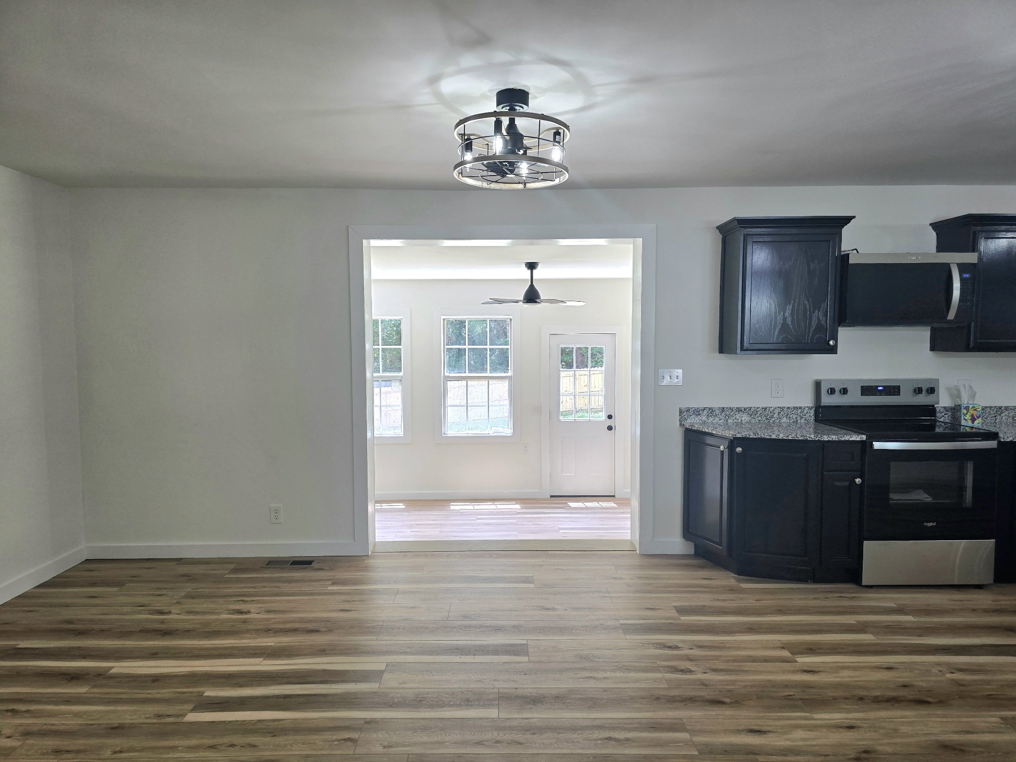 1606 Hilltop Dr Property Photo 14