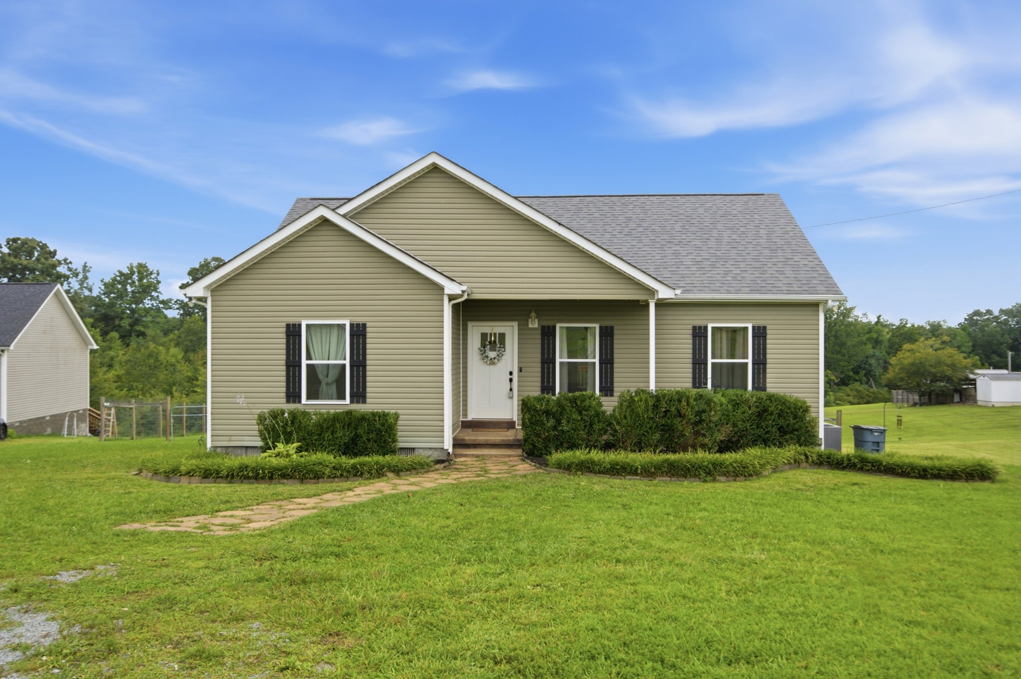 17036 Pond Cir Property Photo 1