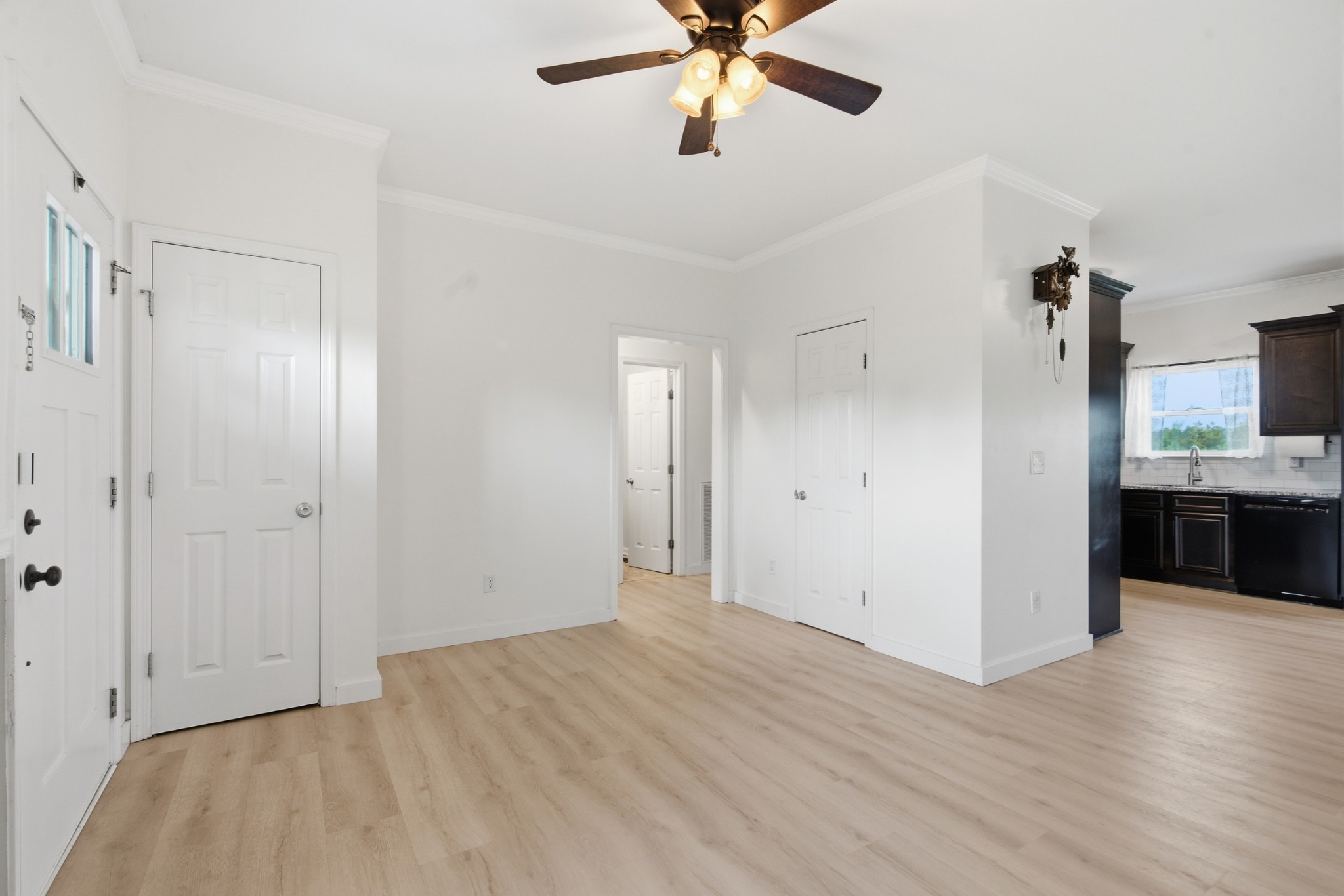 17036 Pond Cir Property Photo 9