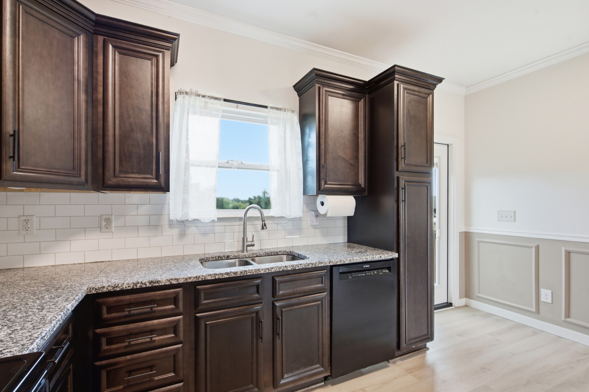 17036 Pond Cir Property Photo 12
