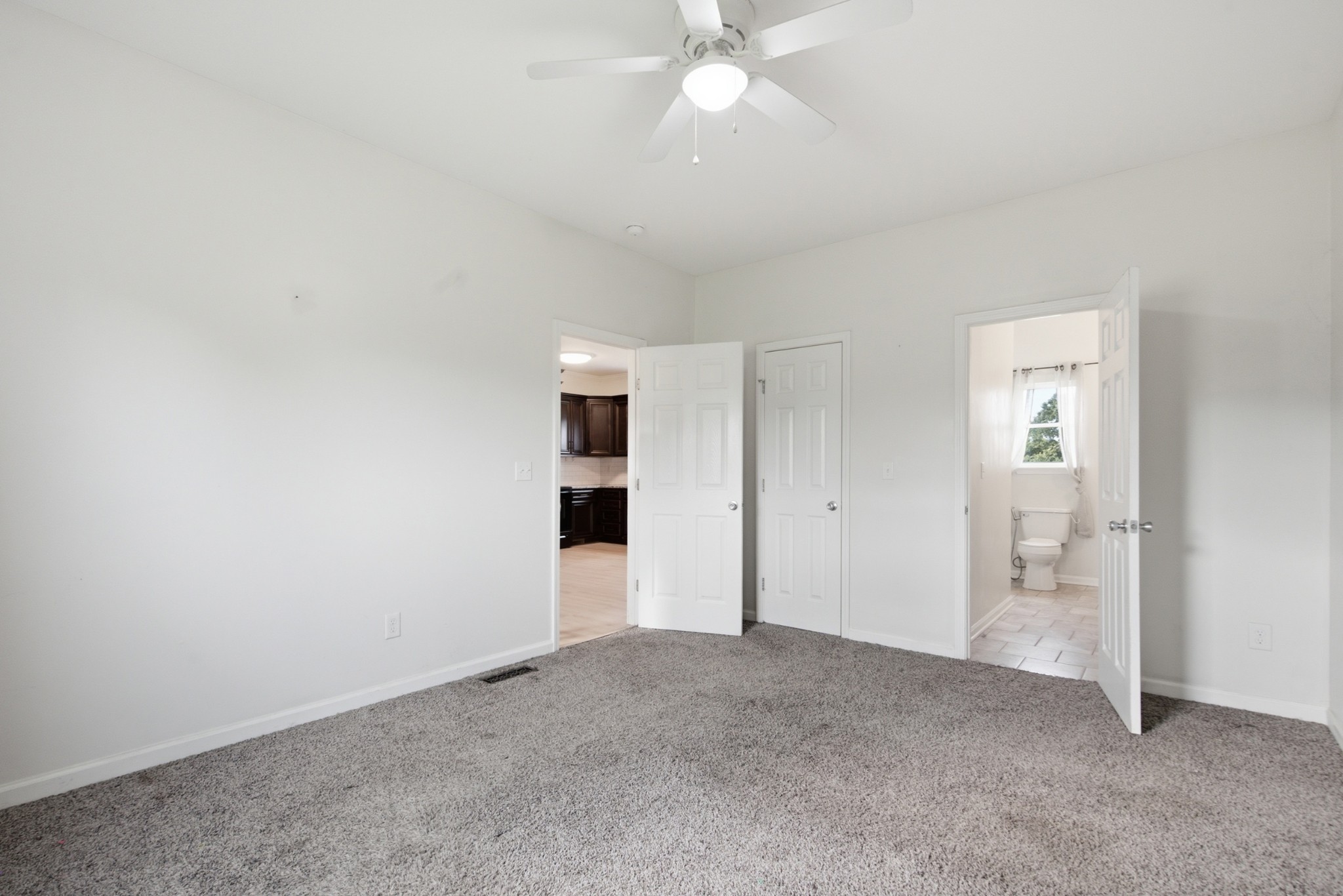 17036 Pond Cir Property Photo 13