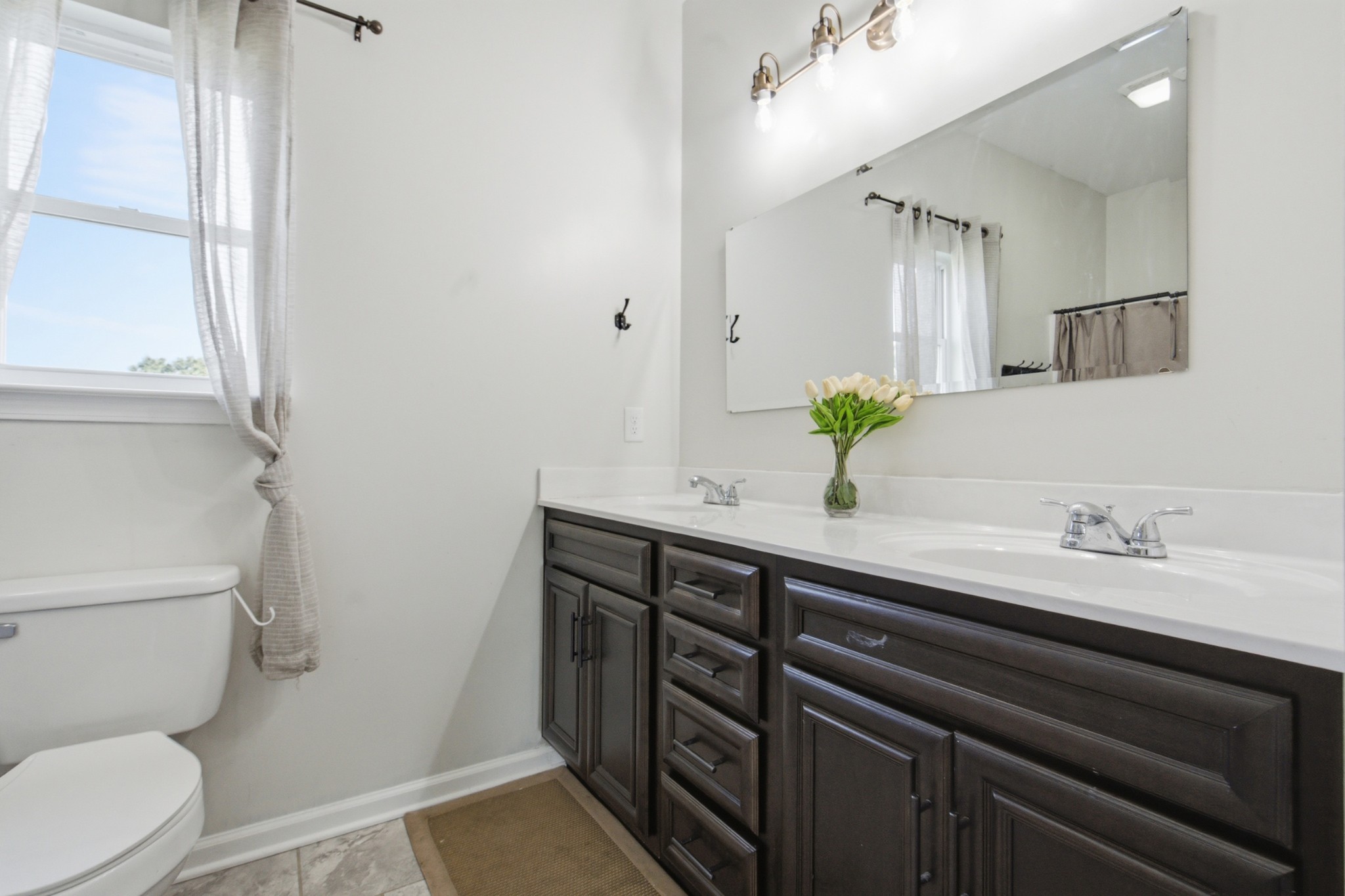17036 Pond Cir Property Photo 14