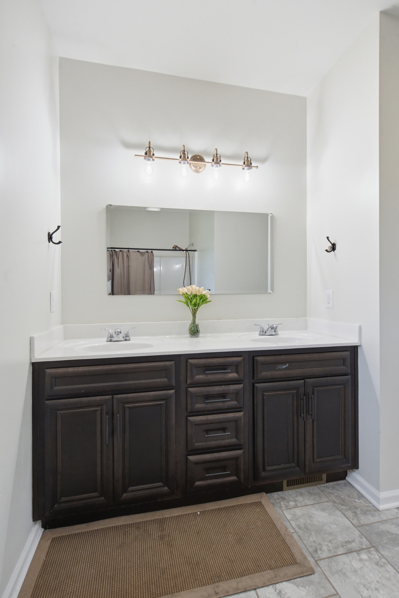 17036 Pond Cir Property Photo 15