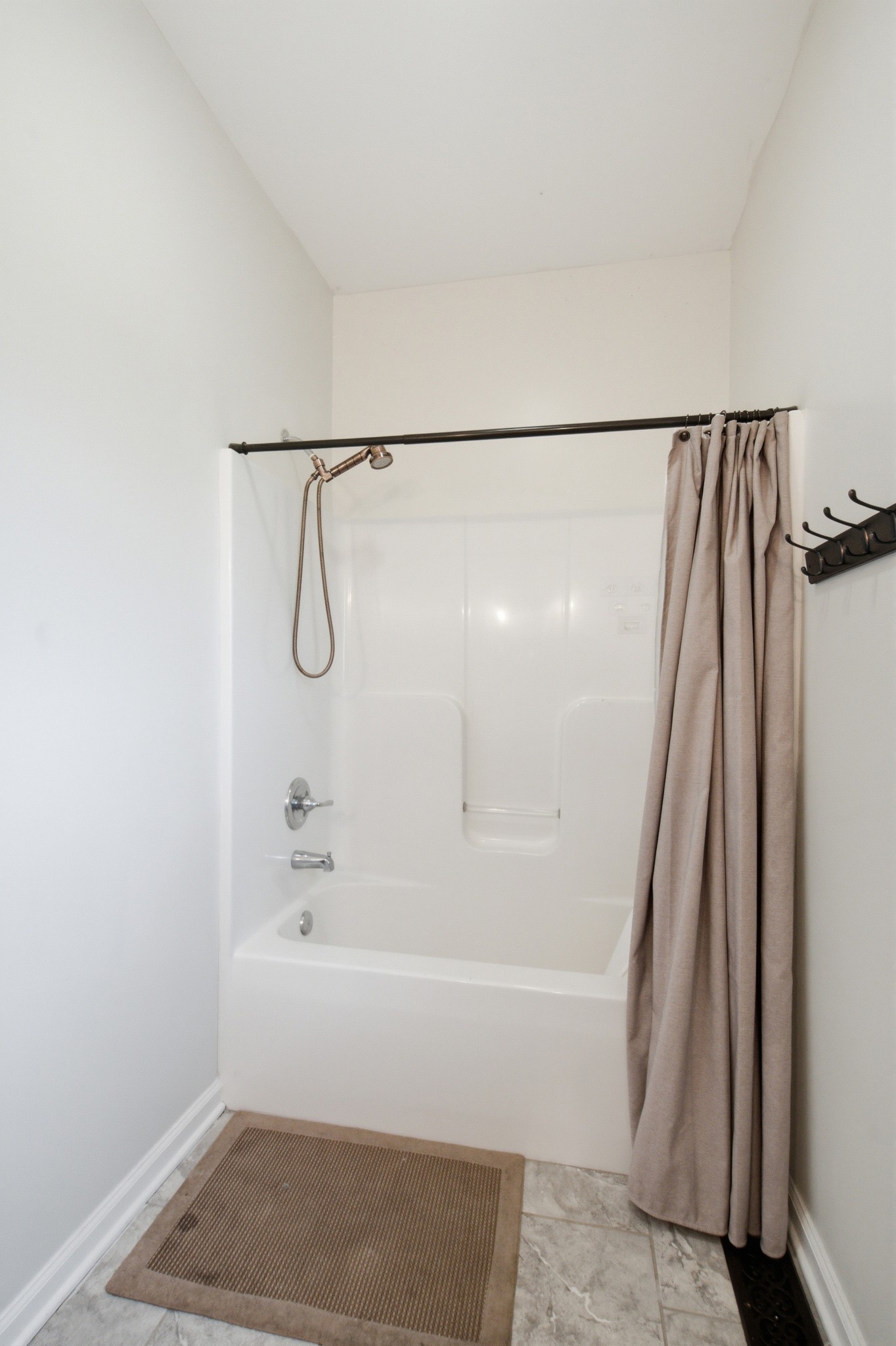 17036 Pond Cir Property Photo 17