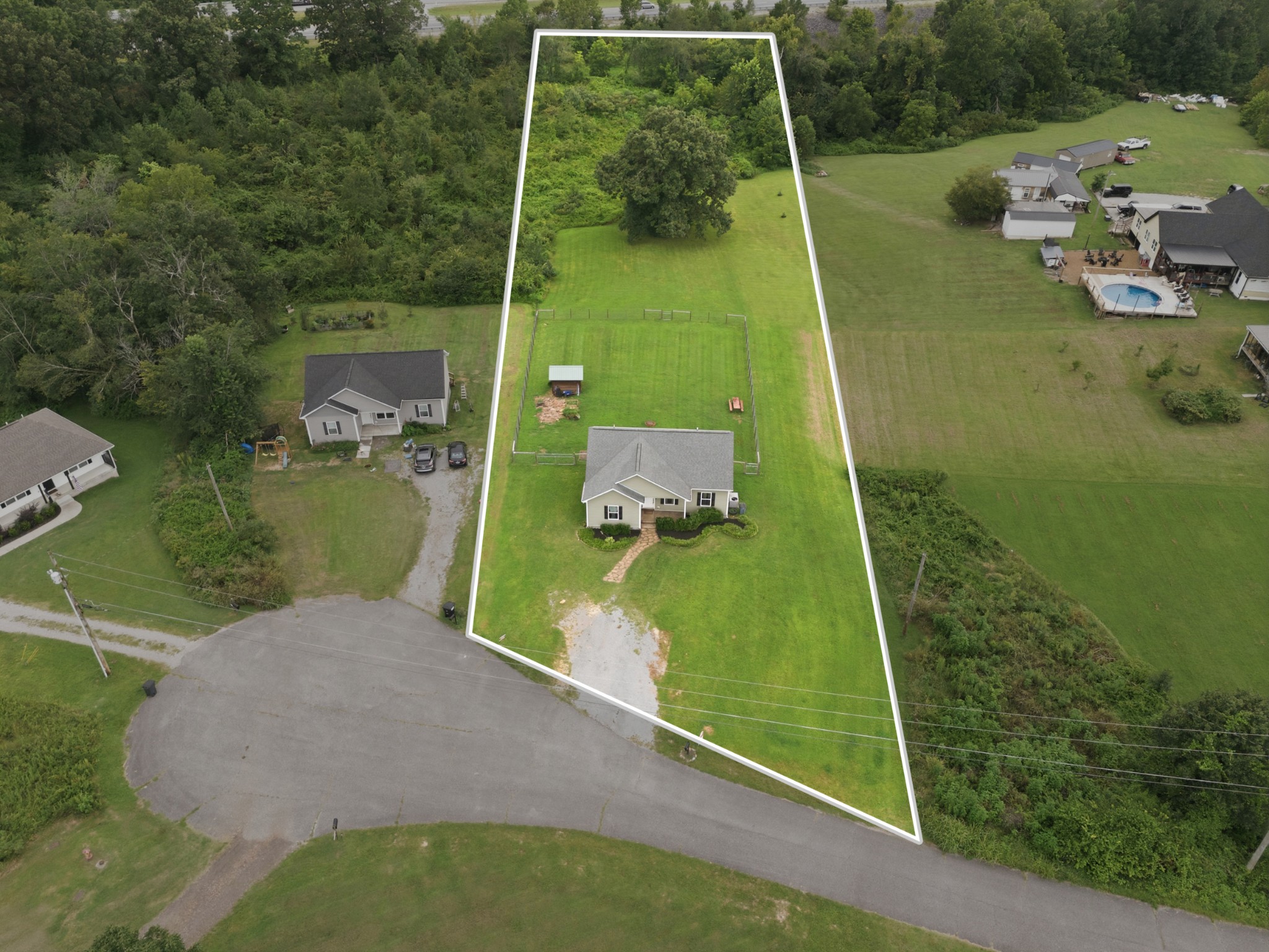 17036 Pond Cir Property Photo 23