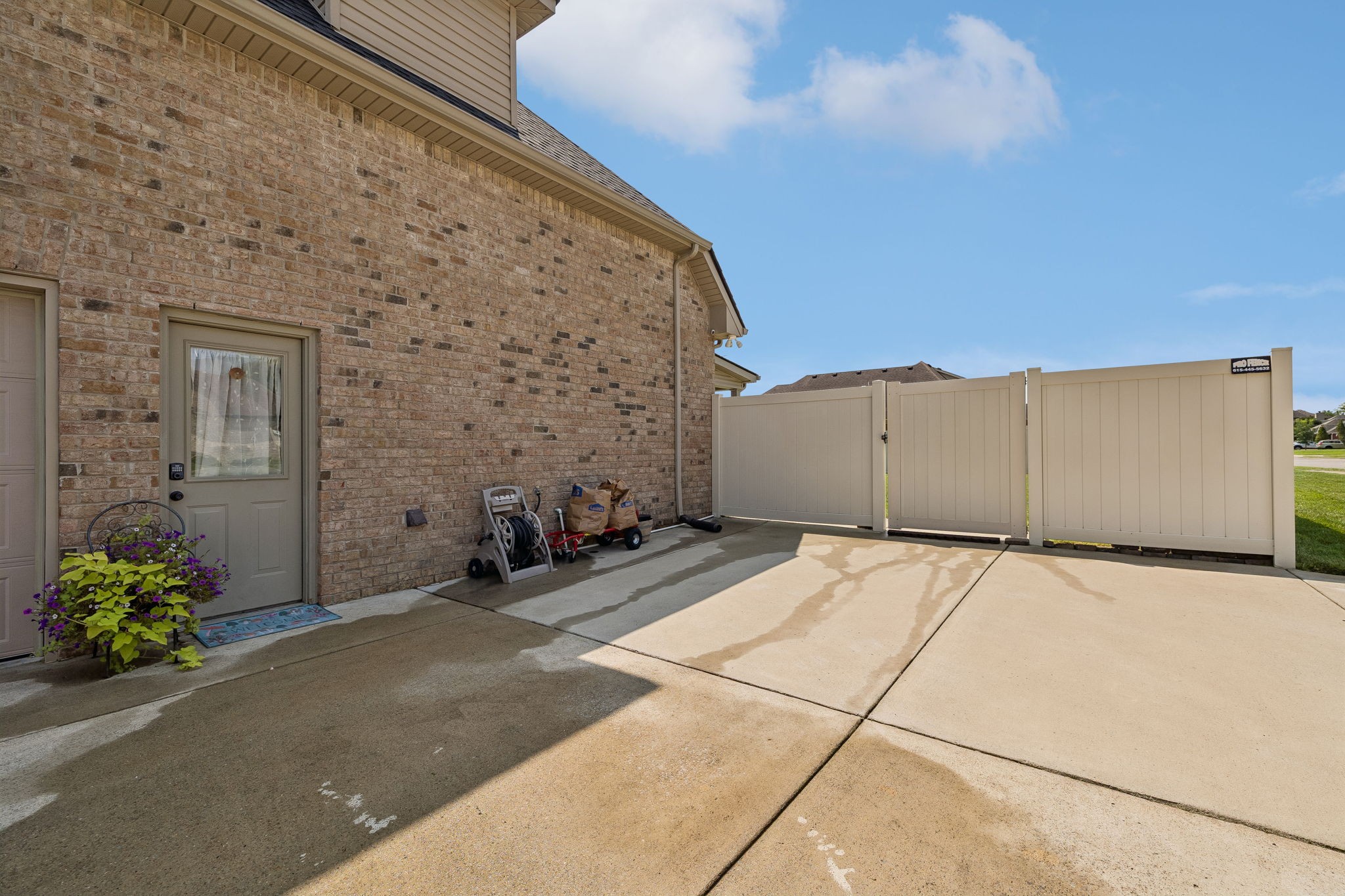 5149 Prickly Pine Pl Property Photo 6