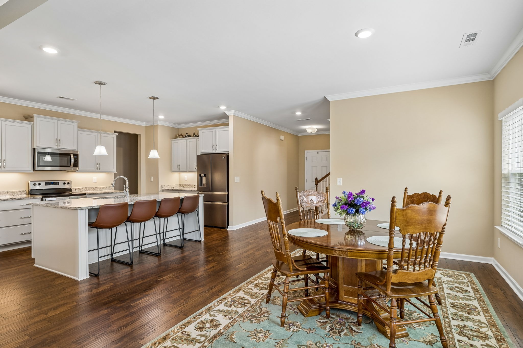 7407 Hemen Way Property Photo 1