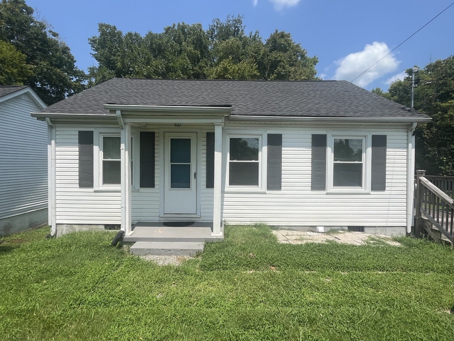 174 E Schell St Property Photo 1