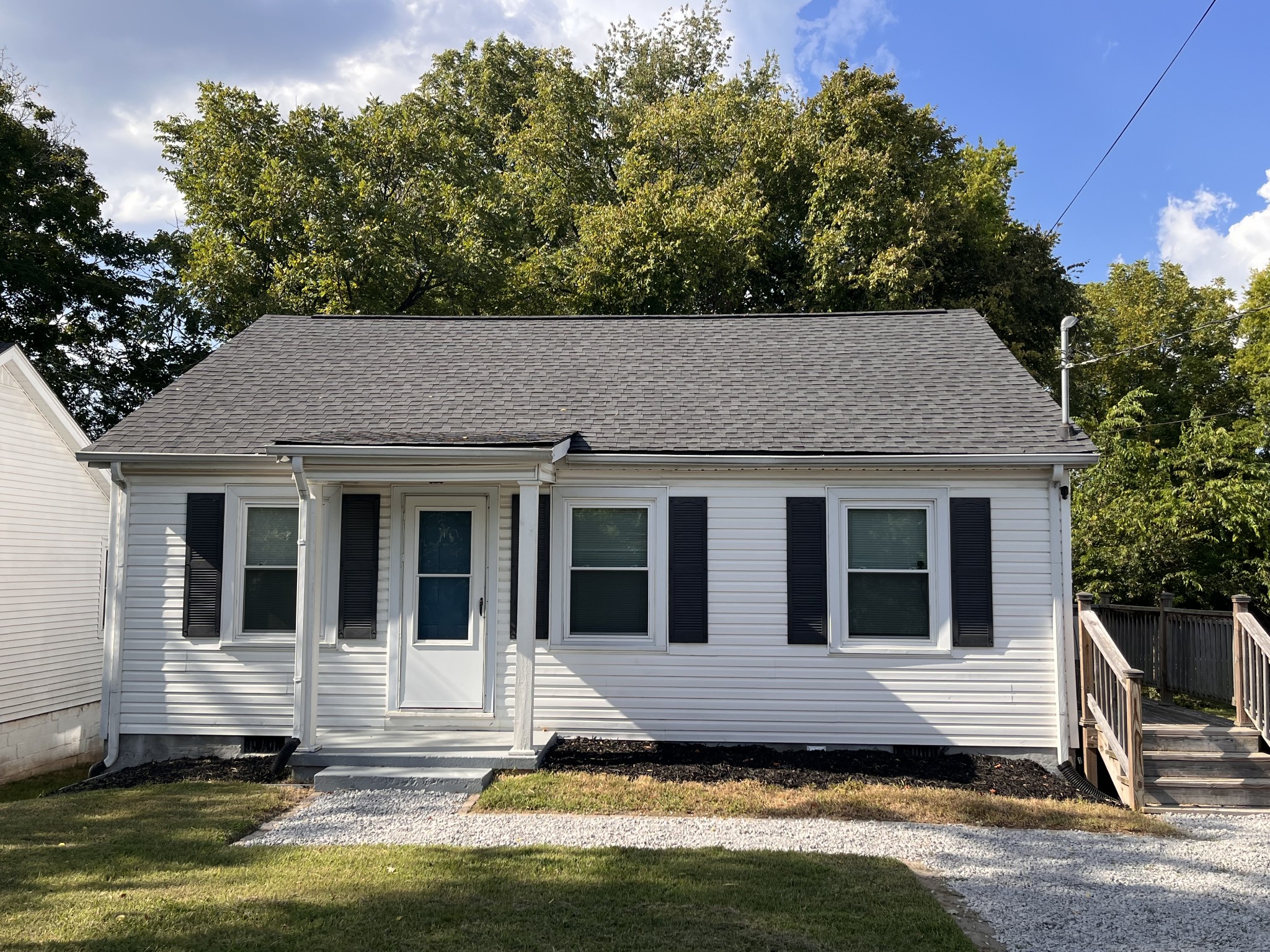 174 E Schell St Property Photo 8