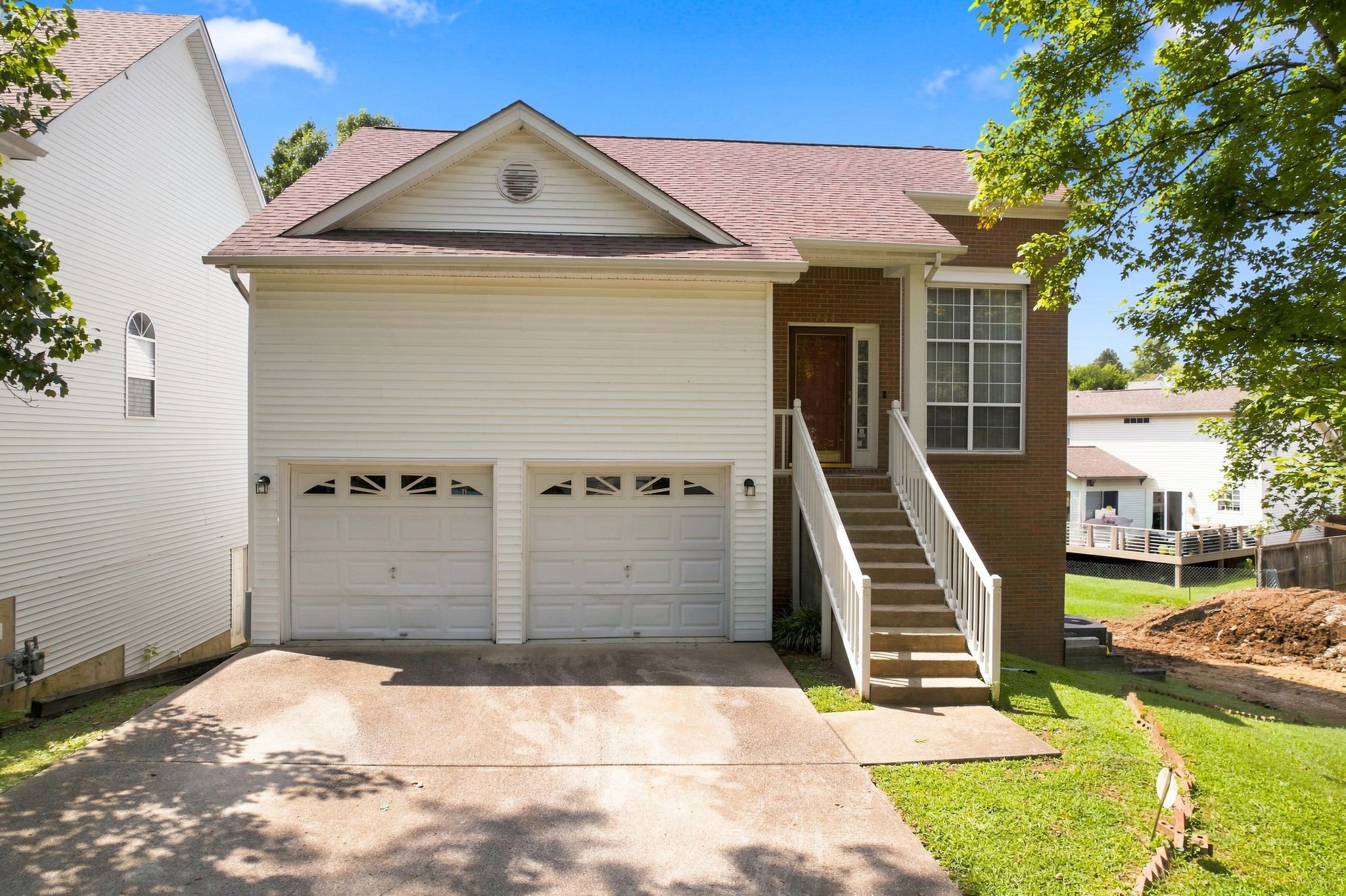 1204 Springwood Dr Property Photo 1