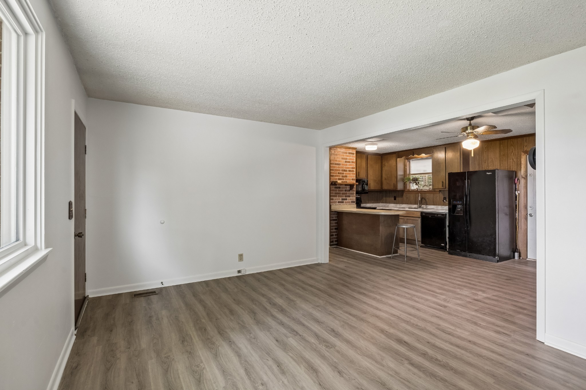 7114 Oak Tree Dr Property Photo 4