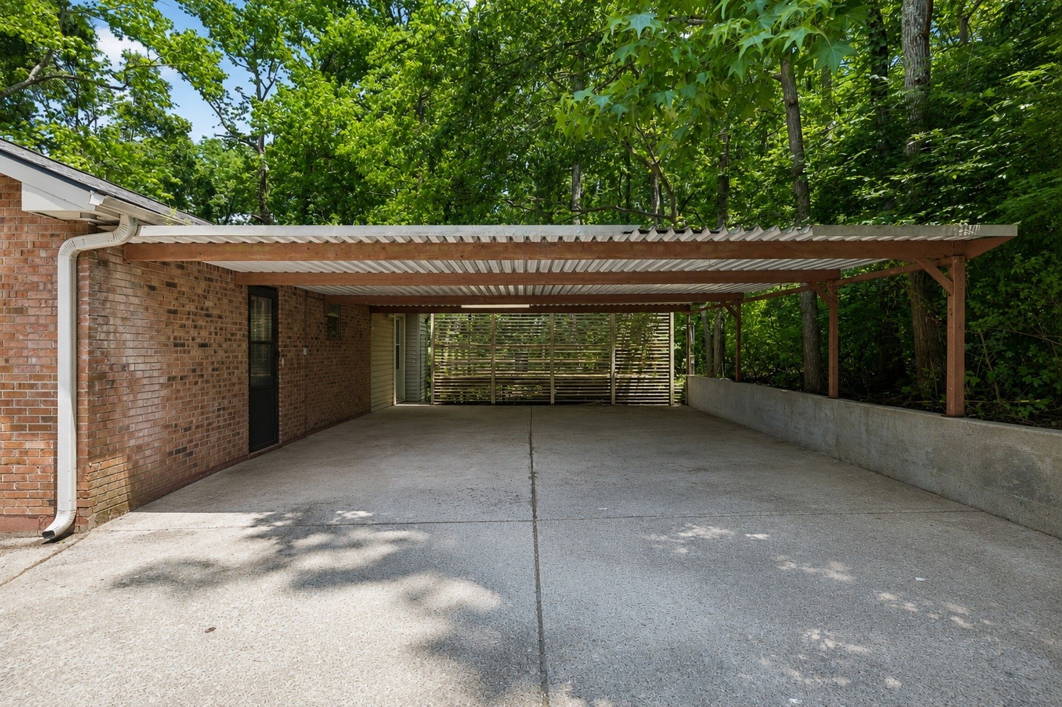 7114 Oak Tree Dr Property Photo 23