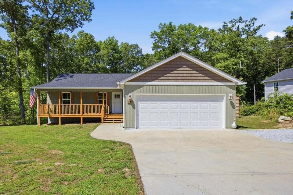 2704 Quarles Road Property Photo 1