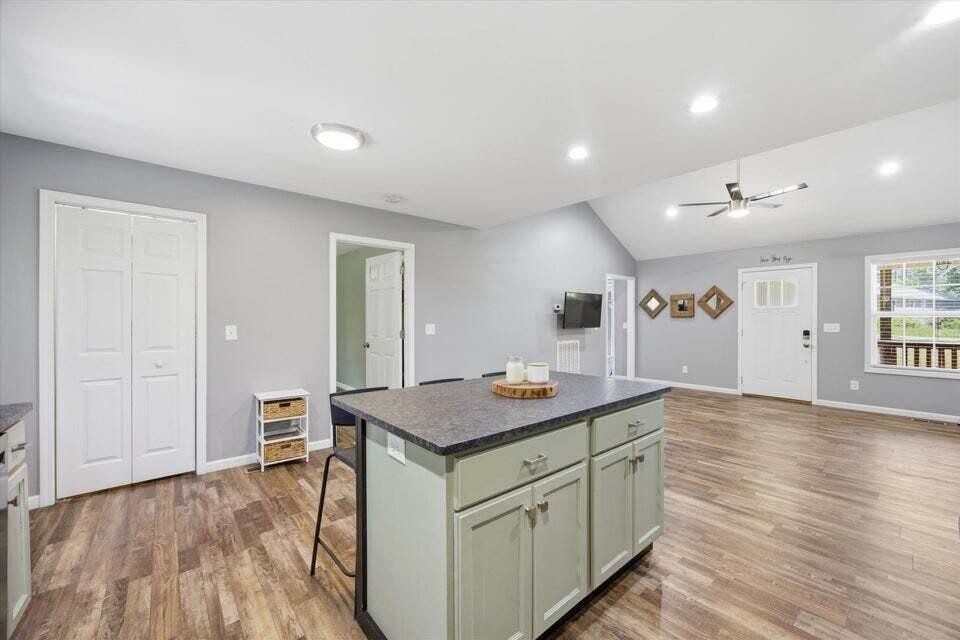 2704 Quarles Road Property Photo 5