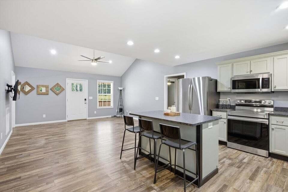 2704 Quarles Road Property Photo 6