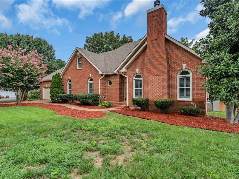 1523 Kensington Dr