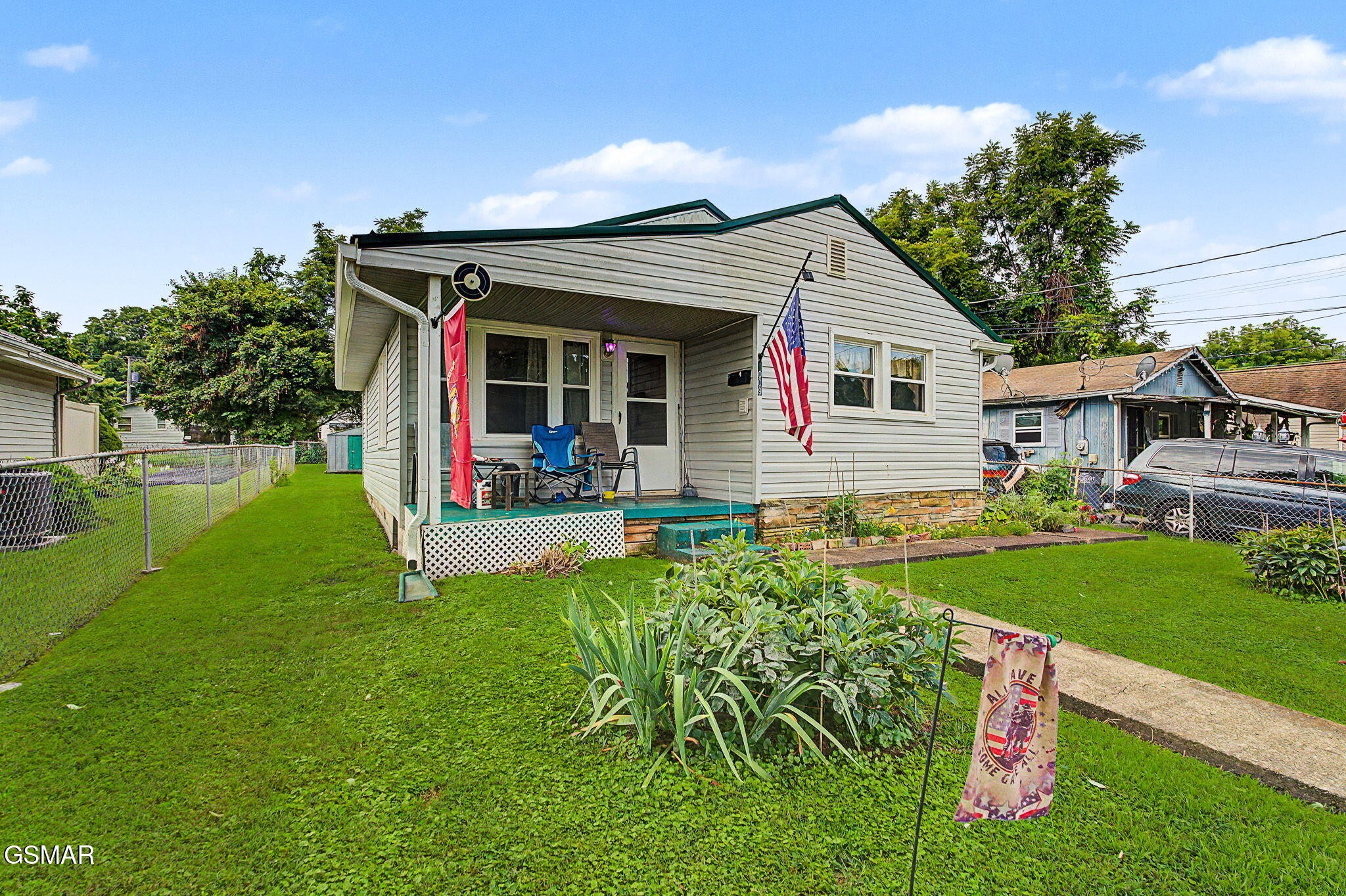 1009 Minton Place Property Photo 3