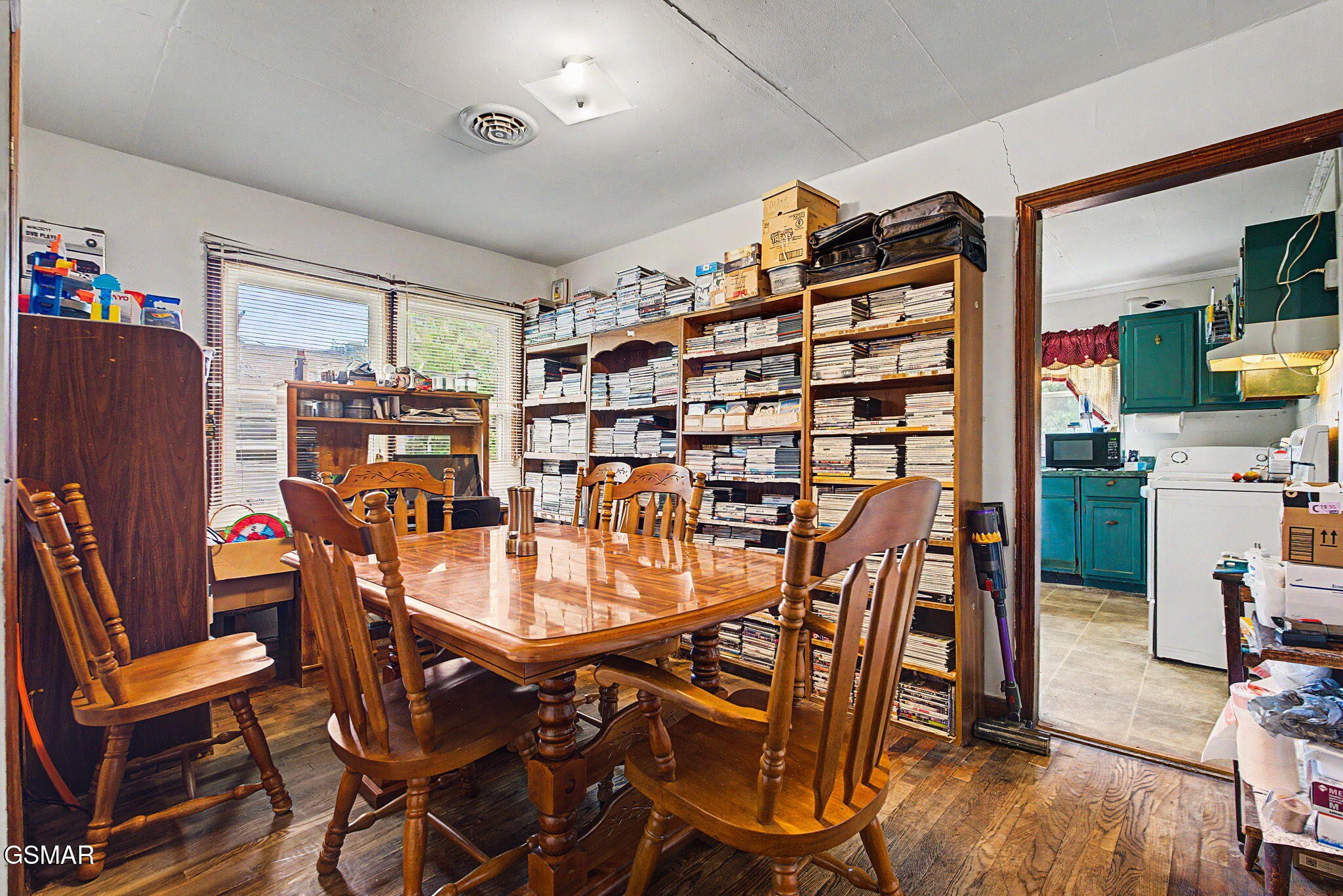 1009 Minton Place Property Photo 8