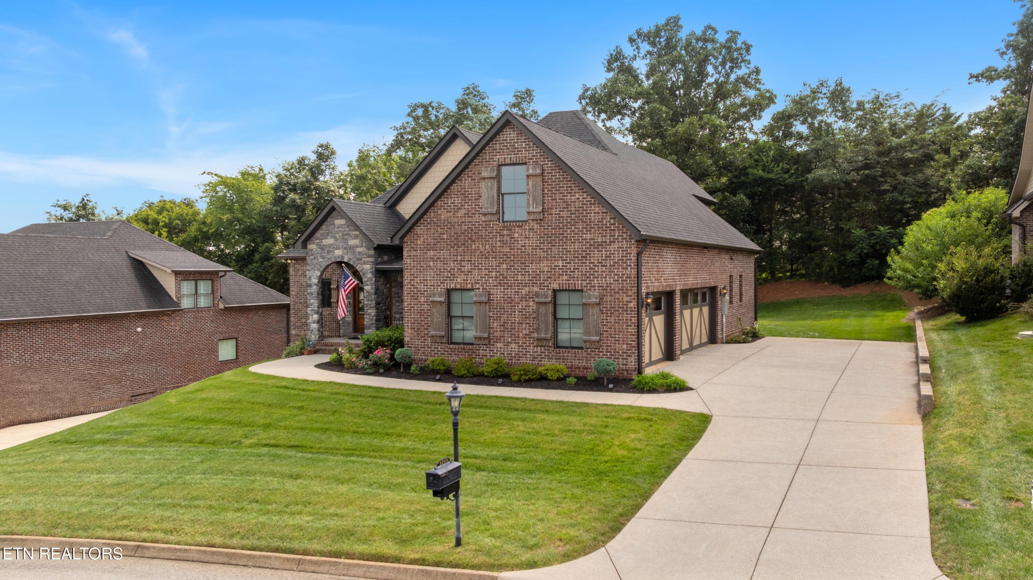12551 Daisy Field Lane Property Photo 4