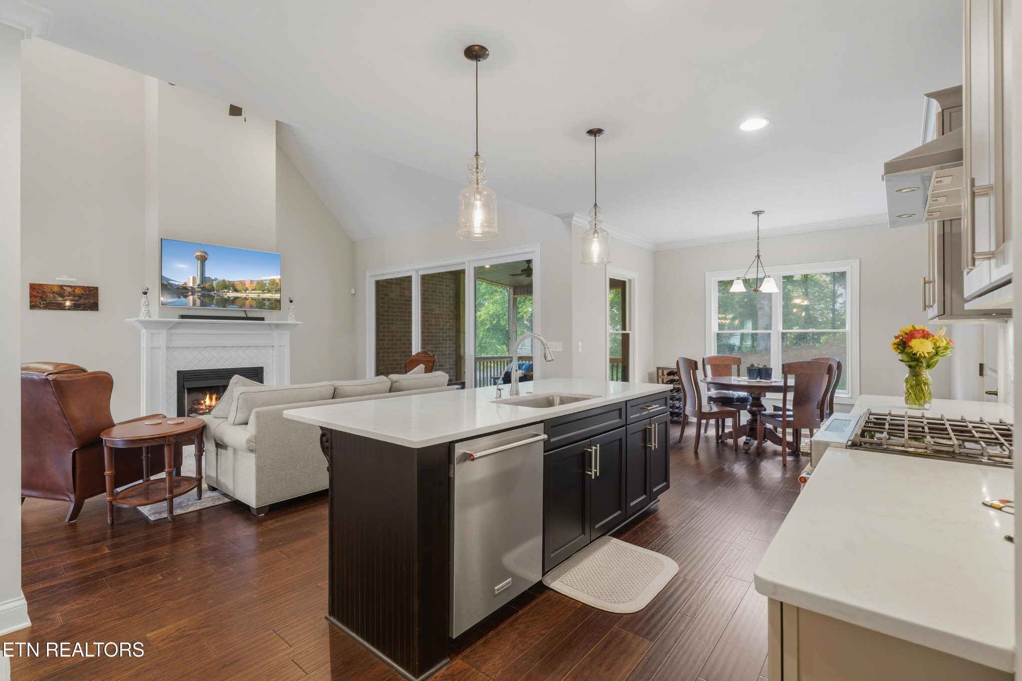 12551 Daisy Field Lane Property Photo 8