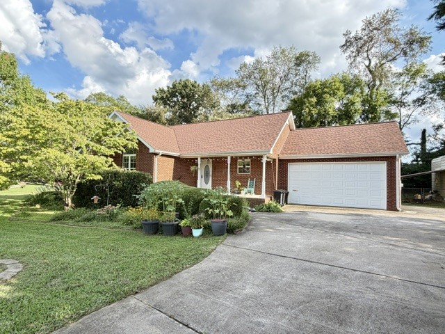 125 Hazelwood Ln Property Photo 1