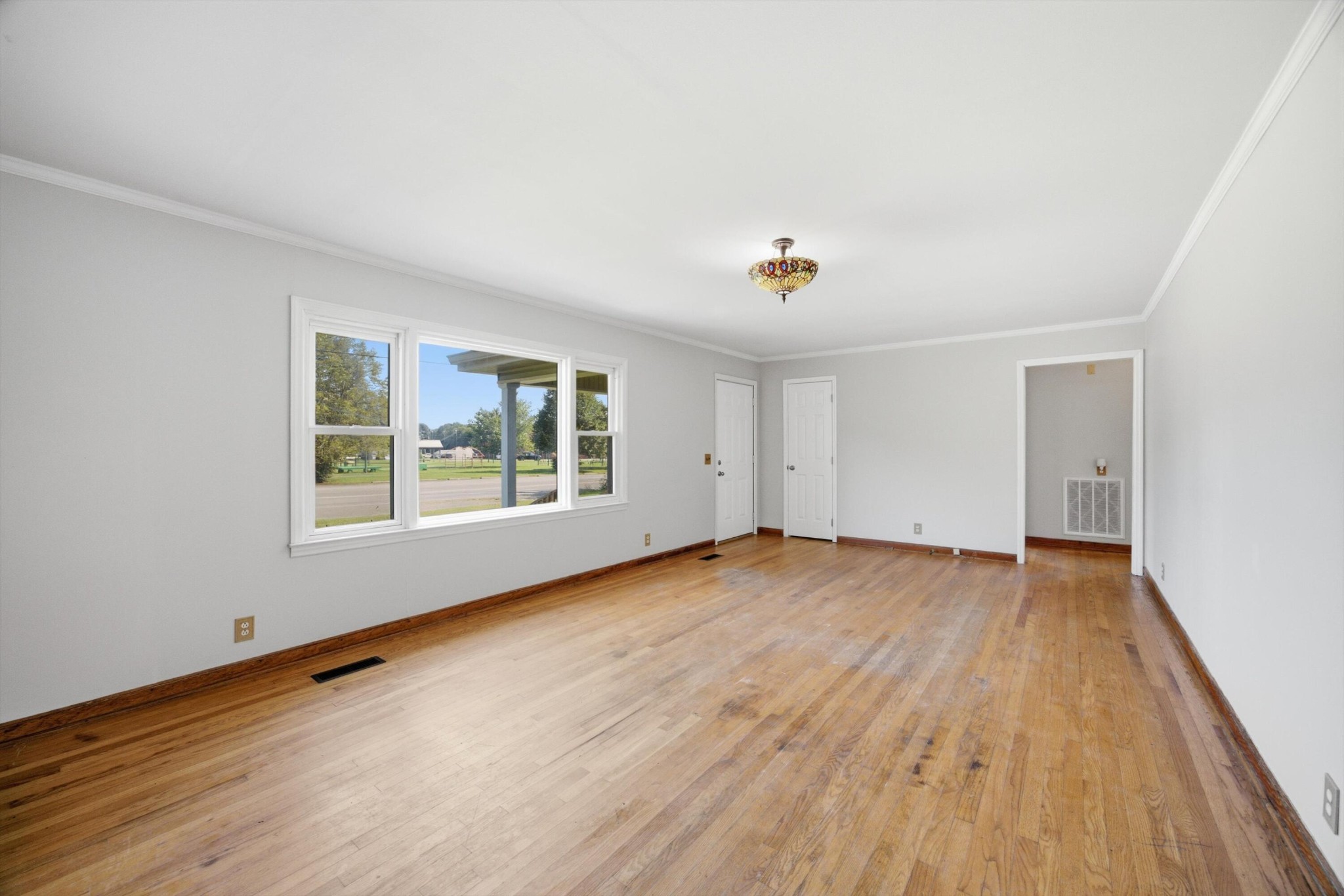 2404 Main Street Property Photo 5