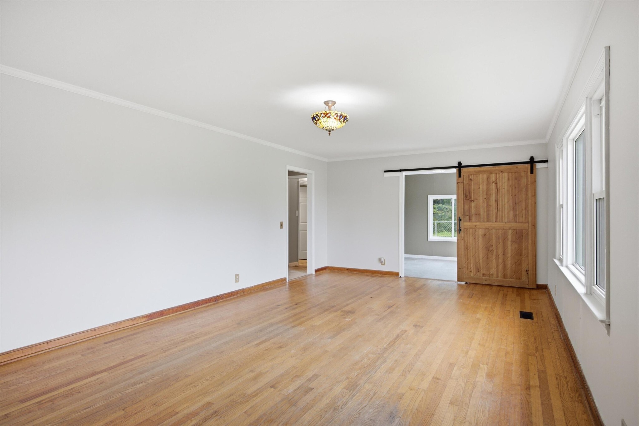 2404 Main Street Property Photo 7