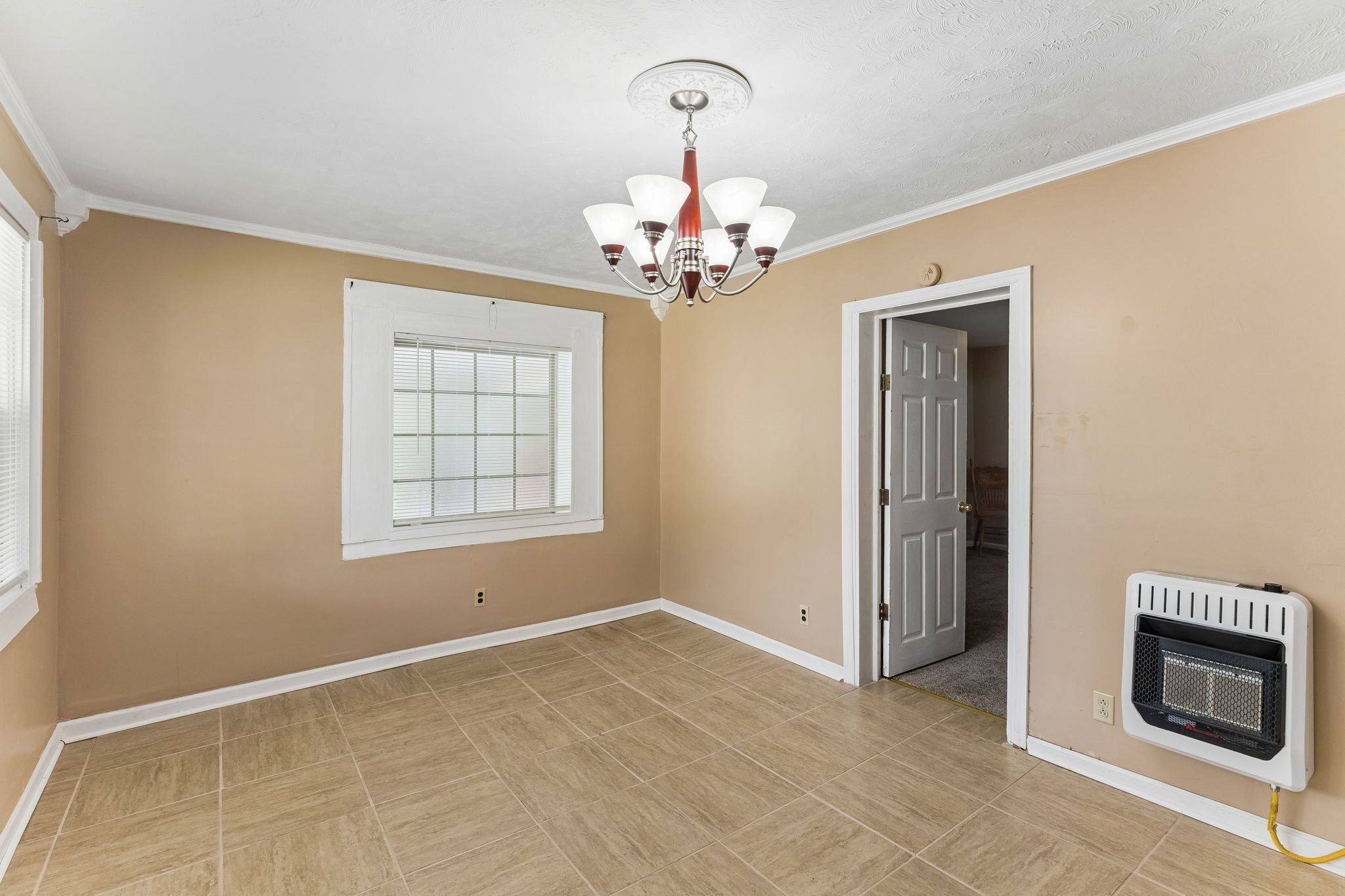 802 Gray St Property Photo 5