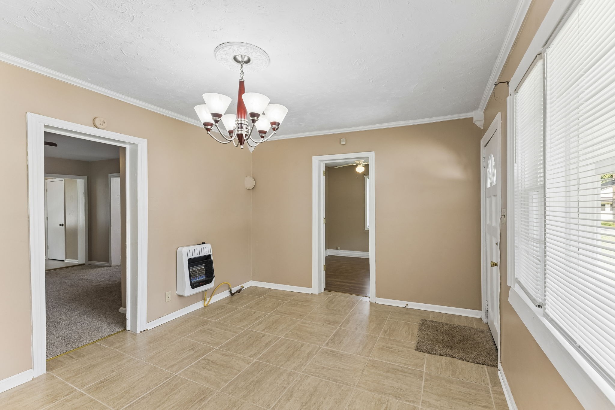 802 Gray St Property Photo 6